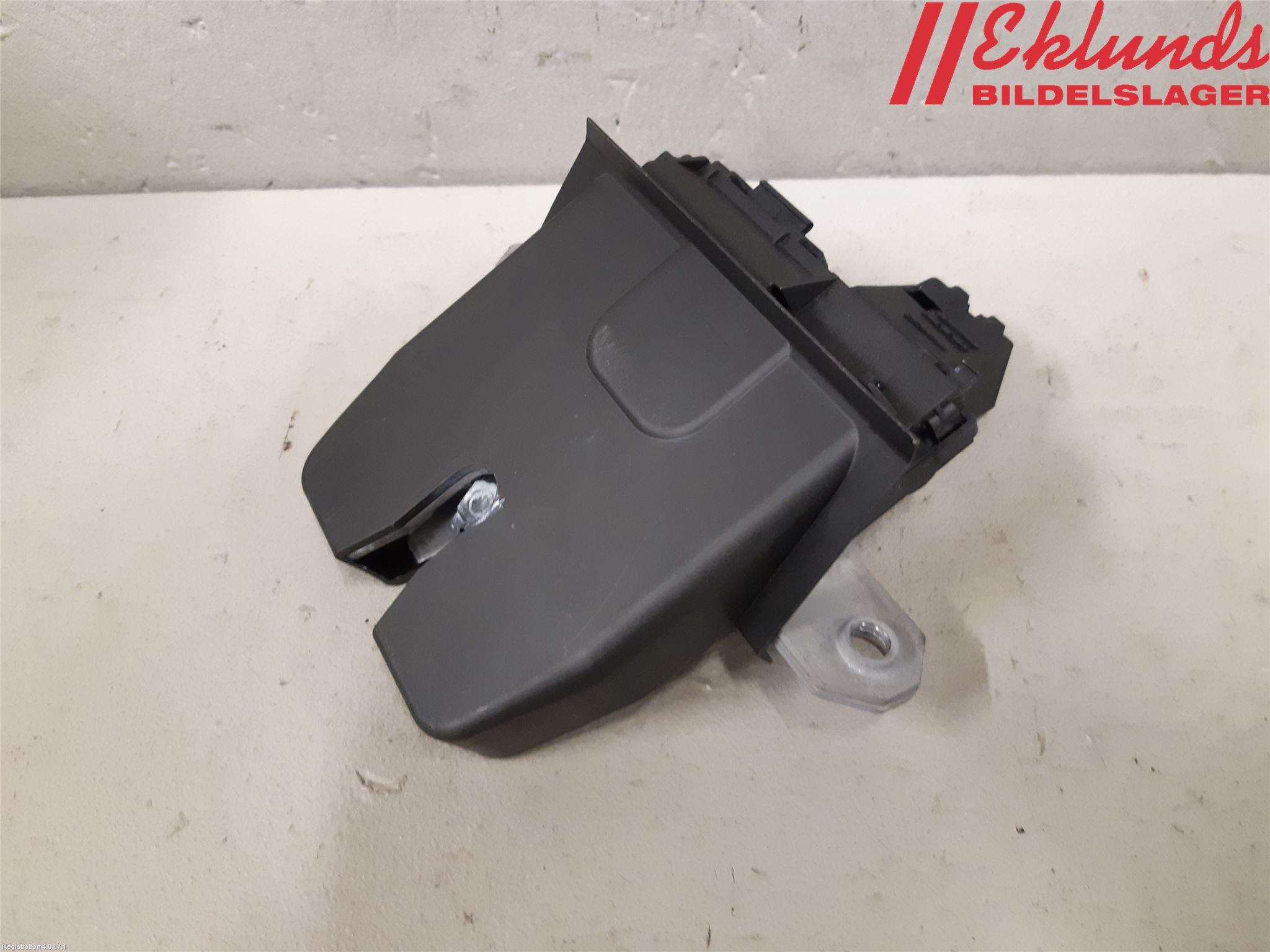Ford FOCUS 15-18 Låskista Baklucka