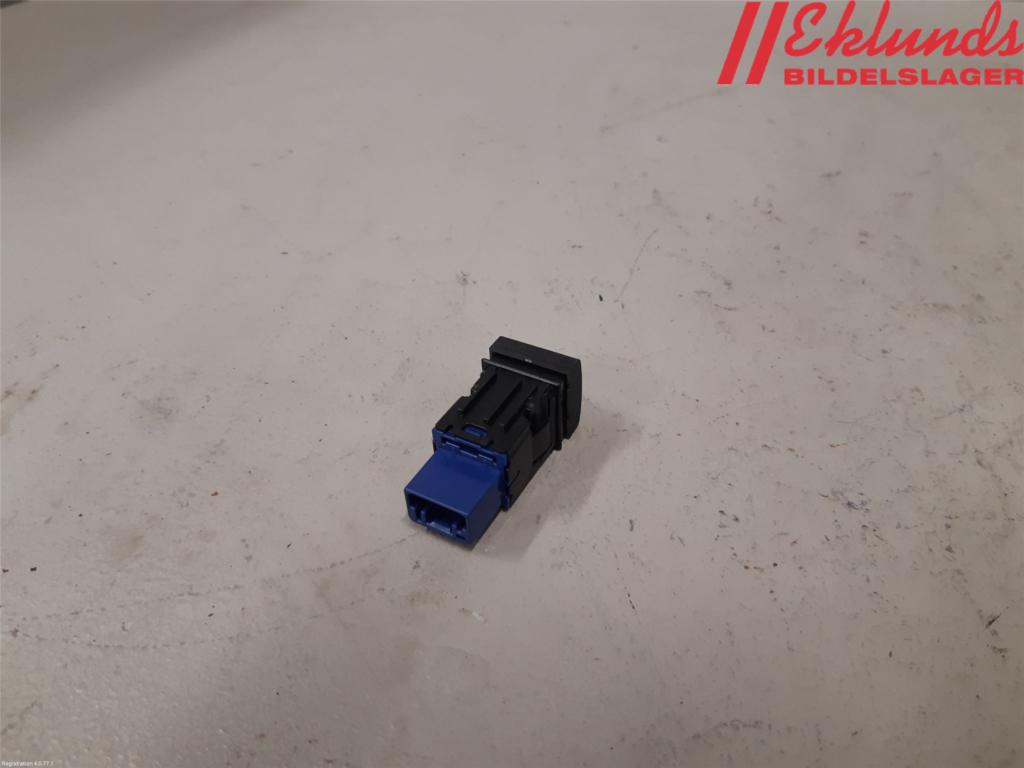 Toyota COROLLA 19- Strömställare Baklucka