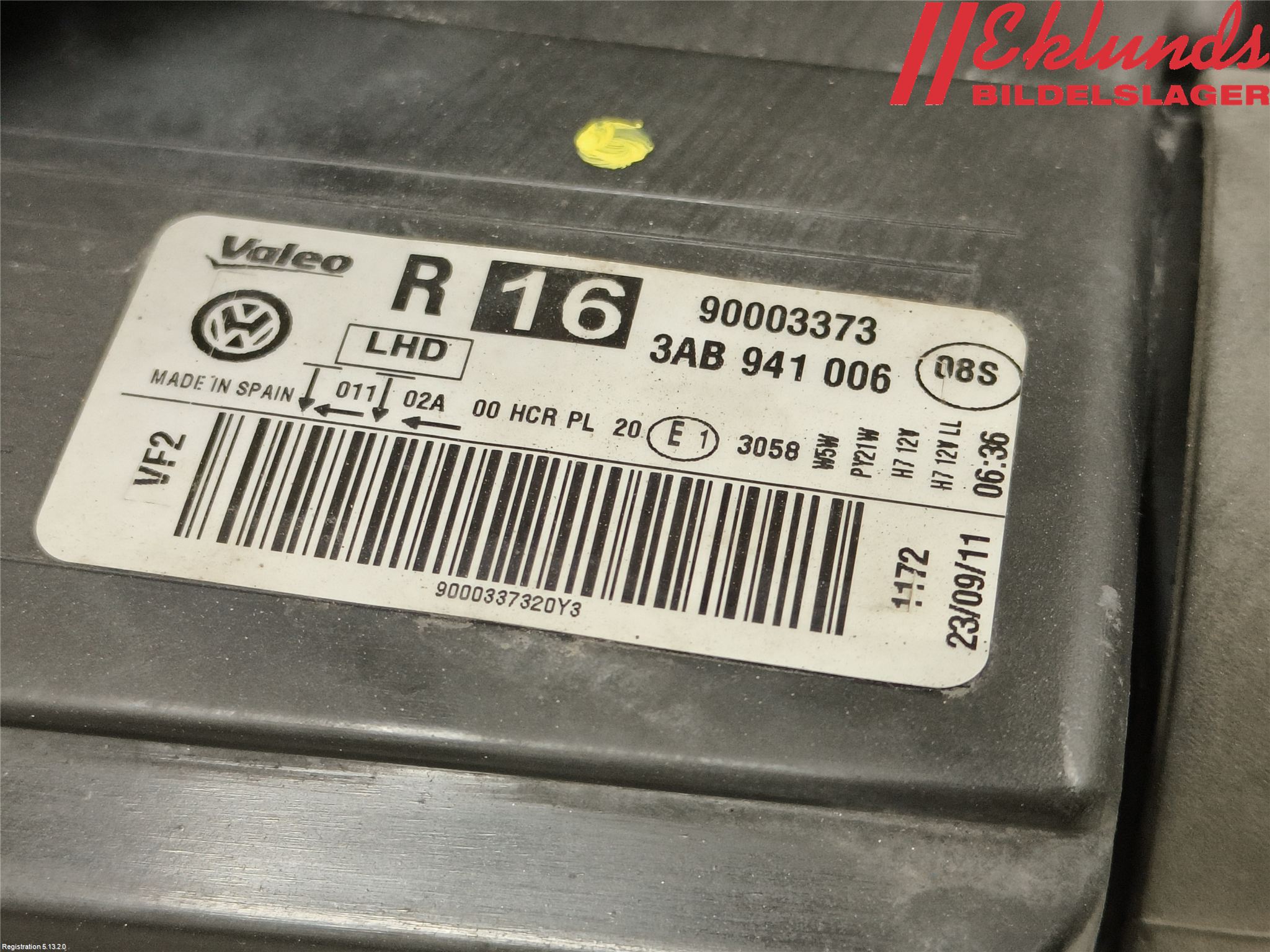 Volkswagen VW PASSAT 11-14 Strålkastare Höger