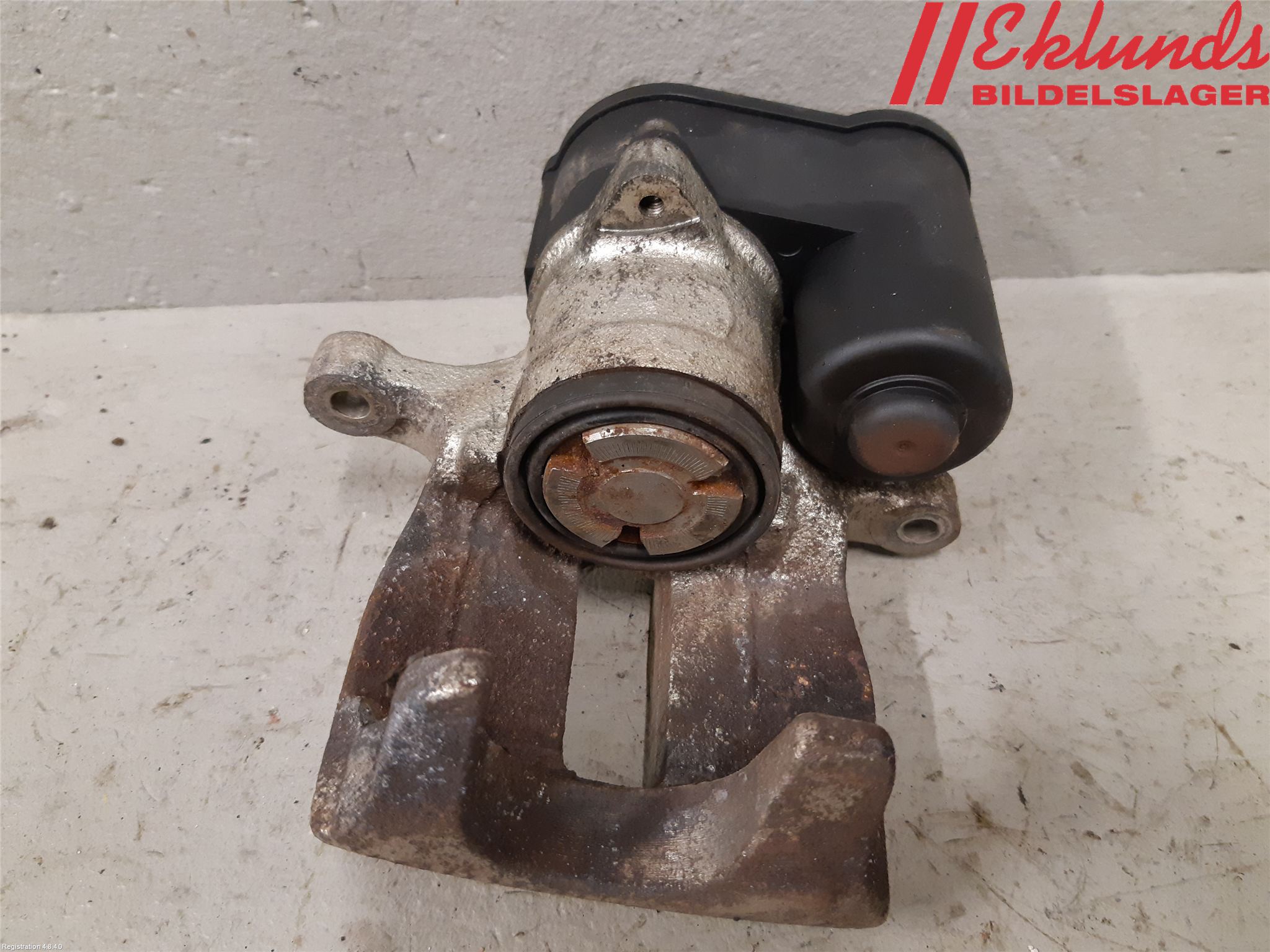Volkswagen VW PASSAT 11-14 Bromsok Bak Höger