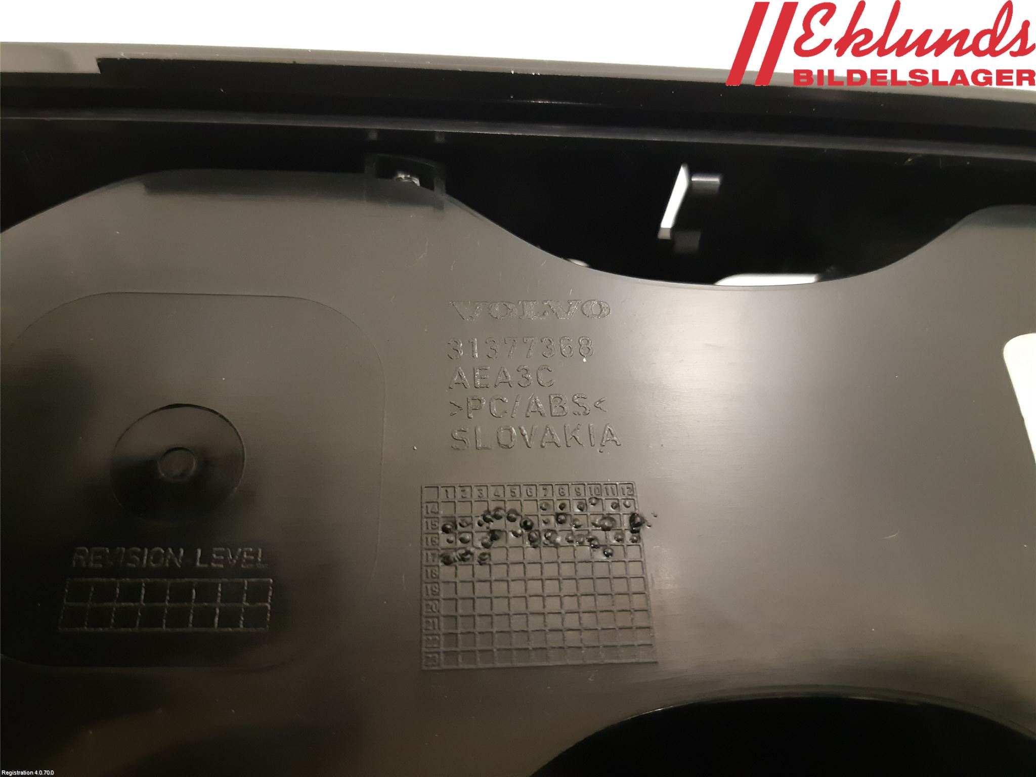 Volvo V90 17->> Mugghållare