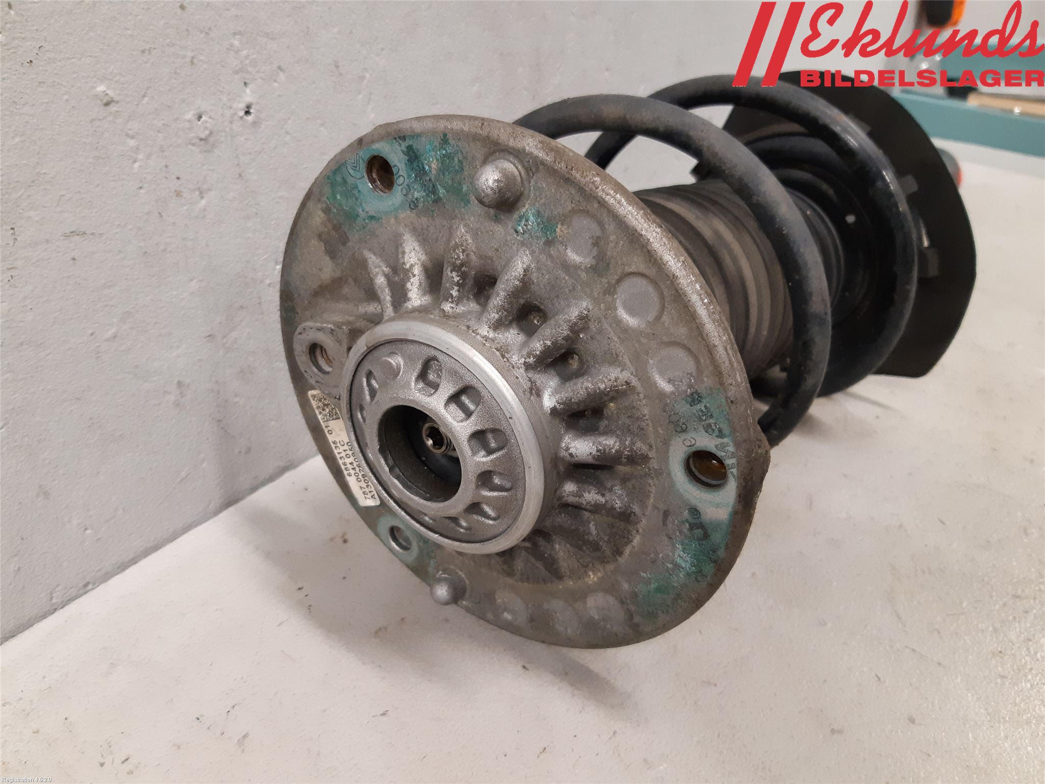 BMW 4 F32/F33/F82/F83 13-20 Fjäderben Fram Vänster