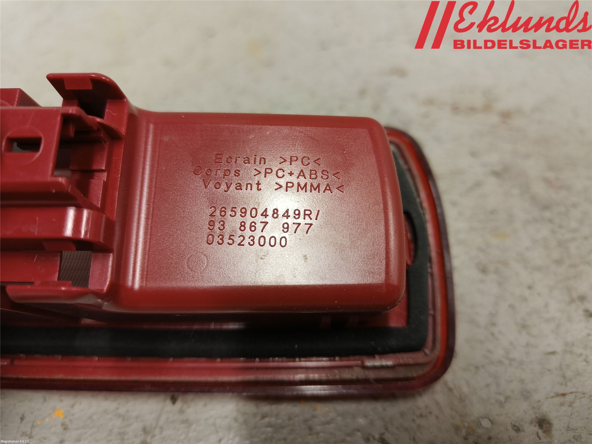 Renault TRAFIC/E-TECH 15- Bromsljus Bakruta