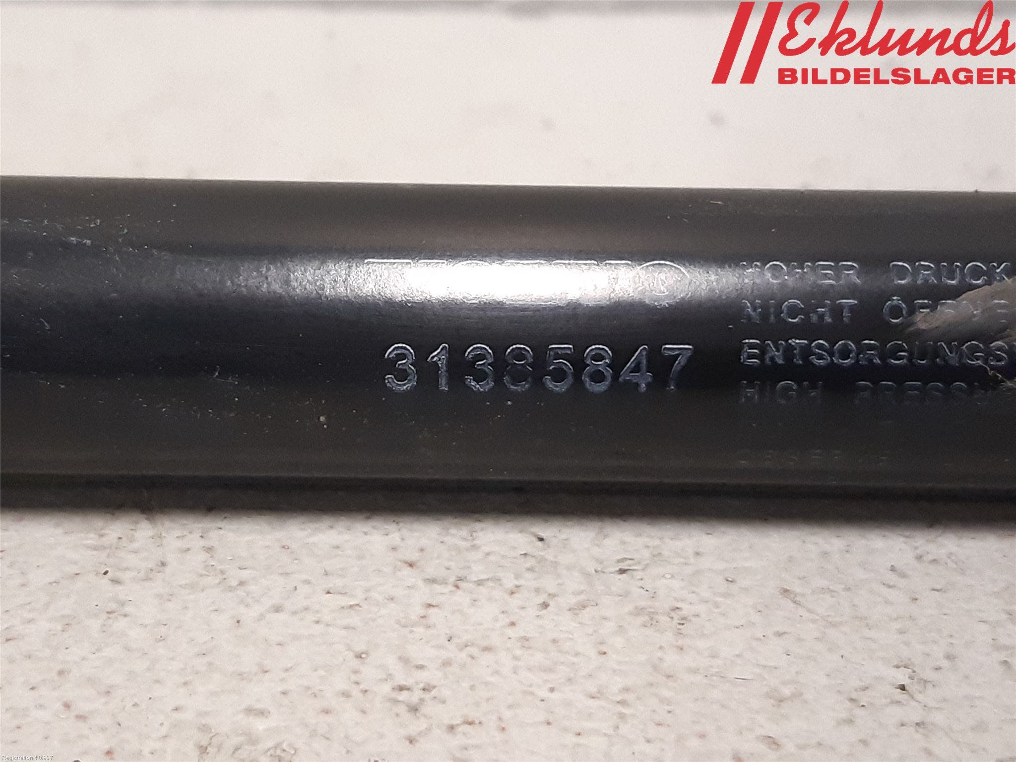 Volvo V90 17->> Gasfjäder Baklucka