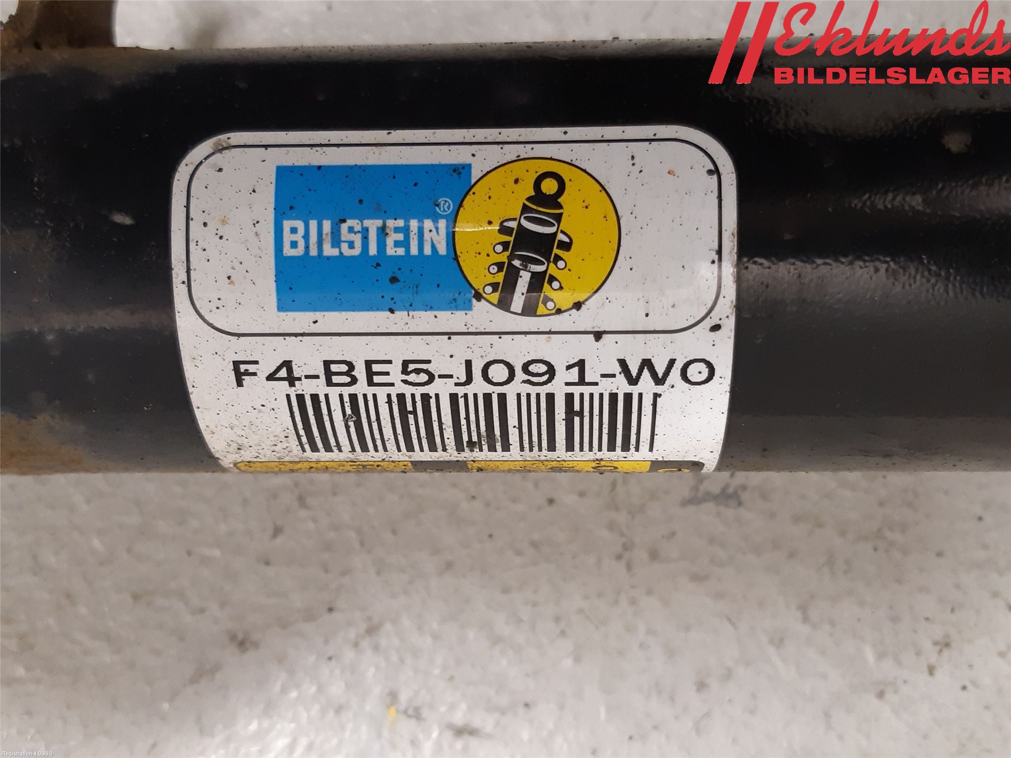 Tesla MODEL S 13- Fjäderben Fram Höger