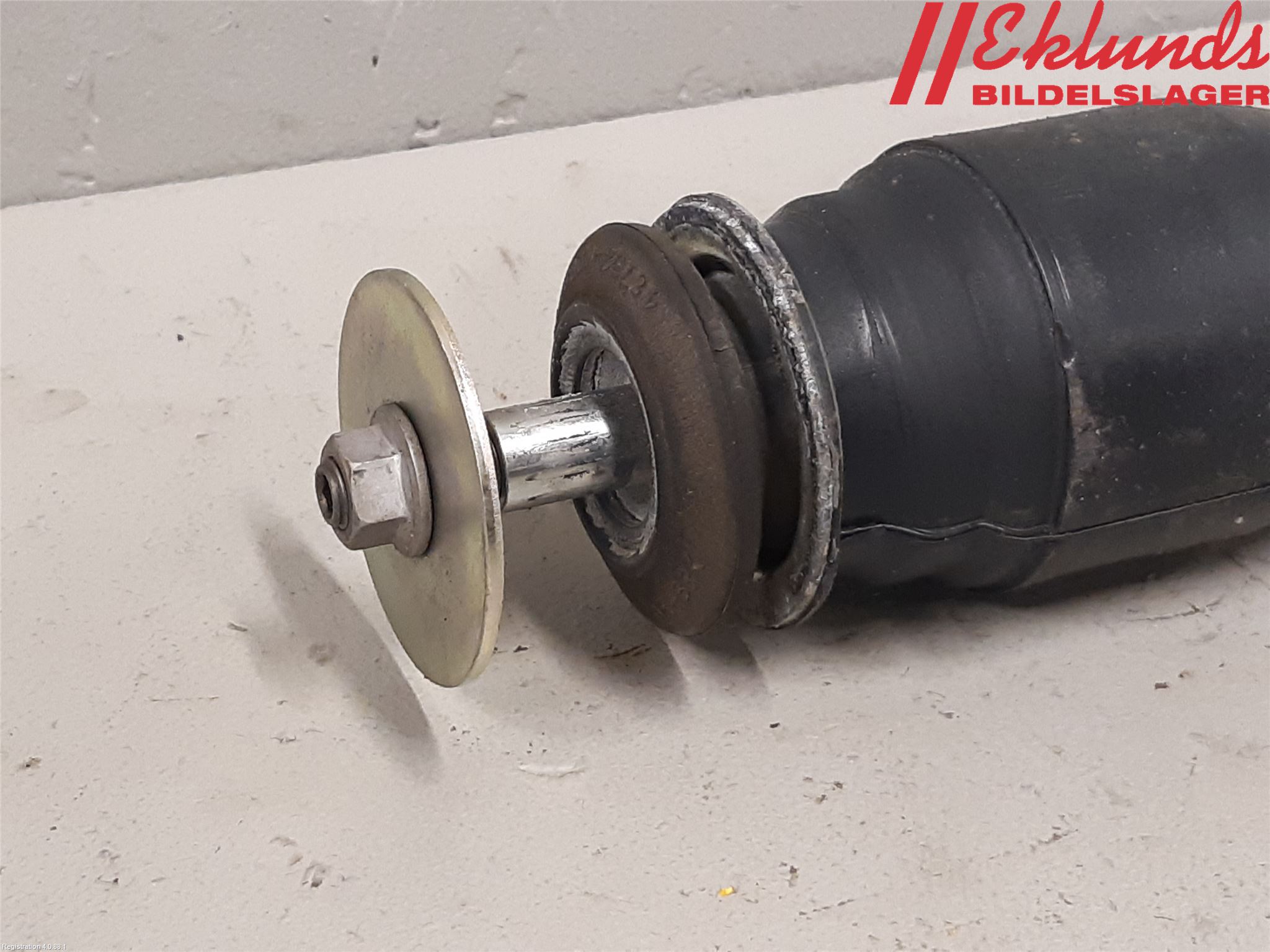 Toyota YARIS XP21 20- Stötdämpare Bak