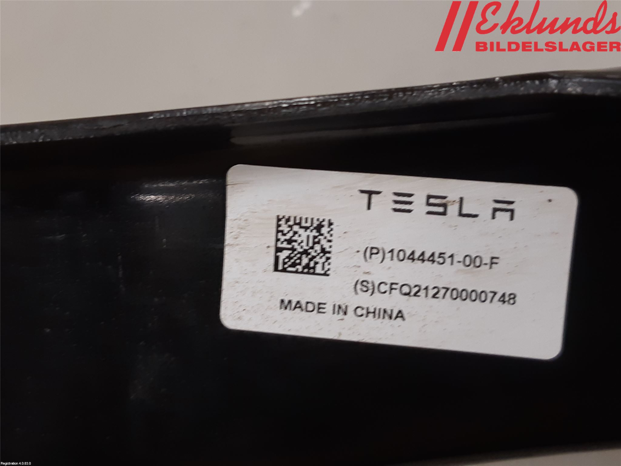 Tesla MODEL Y 21- Bärarm Bak Höger