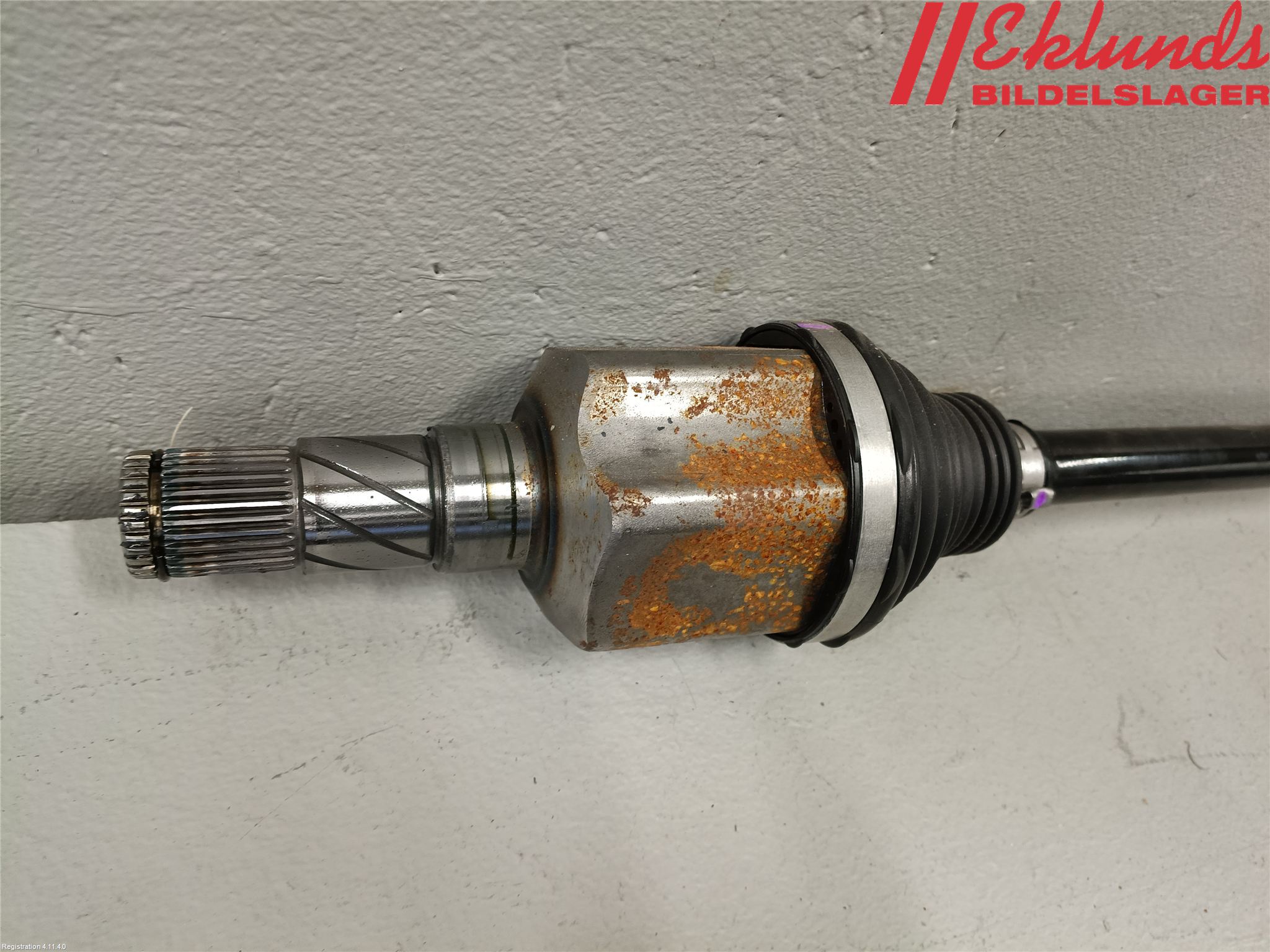 Tesla MODEL Y 21- Drivaxel Bak Höger