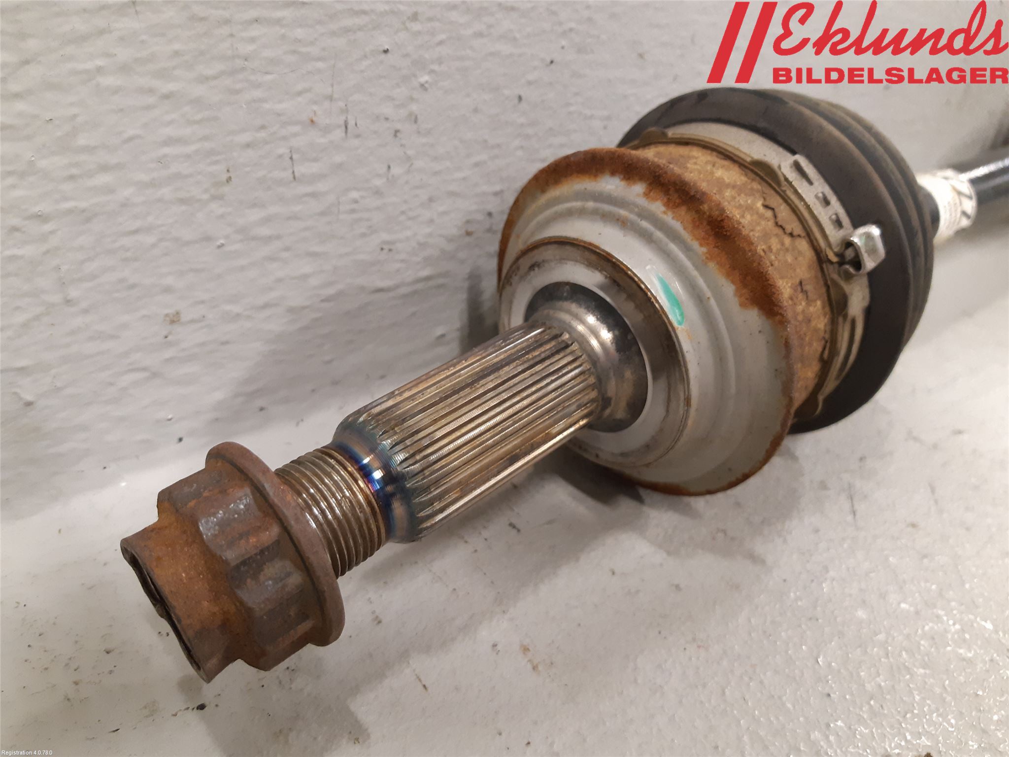 Toyota YARIS XP130 15-20 Drivaxel Fram Vänster