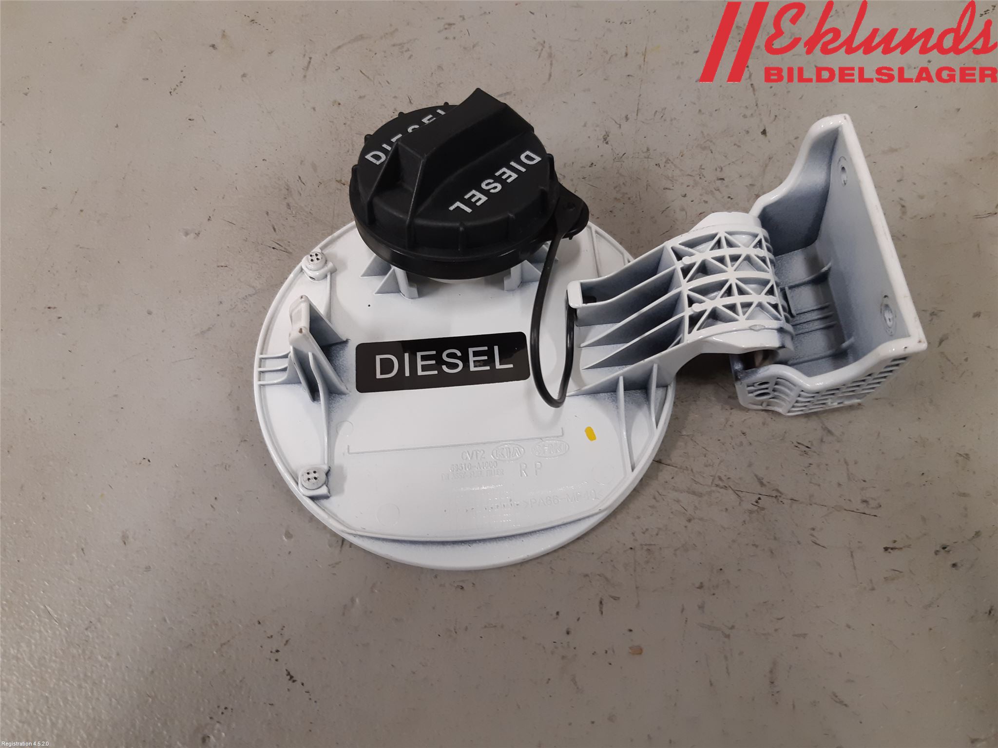 Kia CARENS III 13-19 Tanklucka