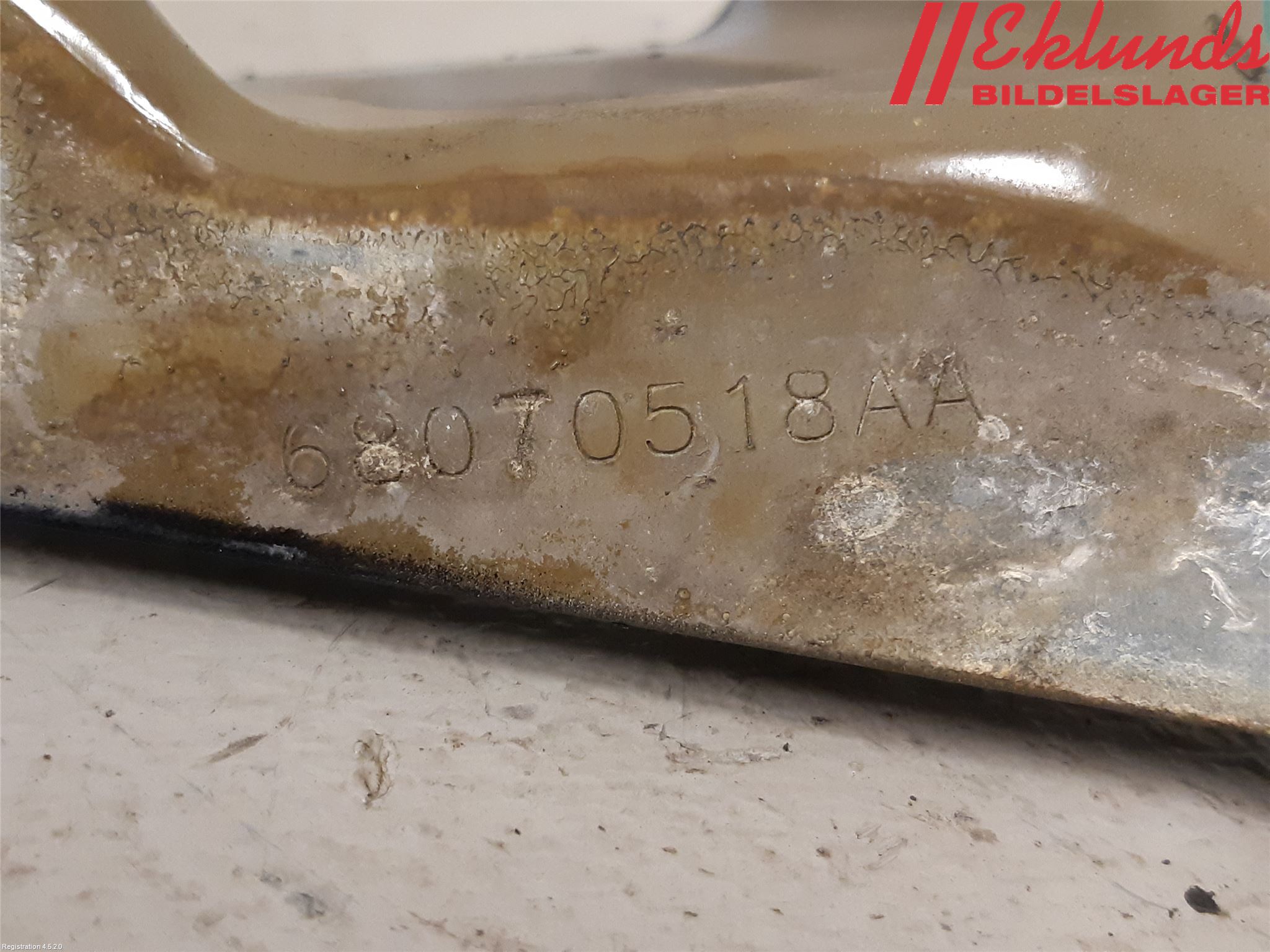 Fiat 500 07- Skärmfäste Fram Hö