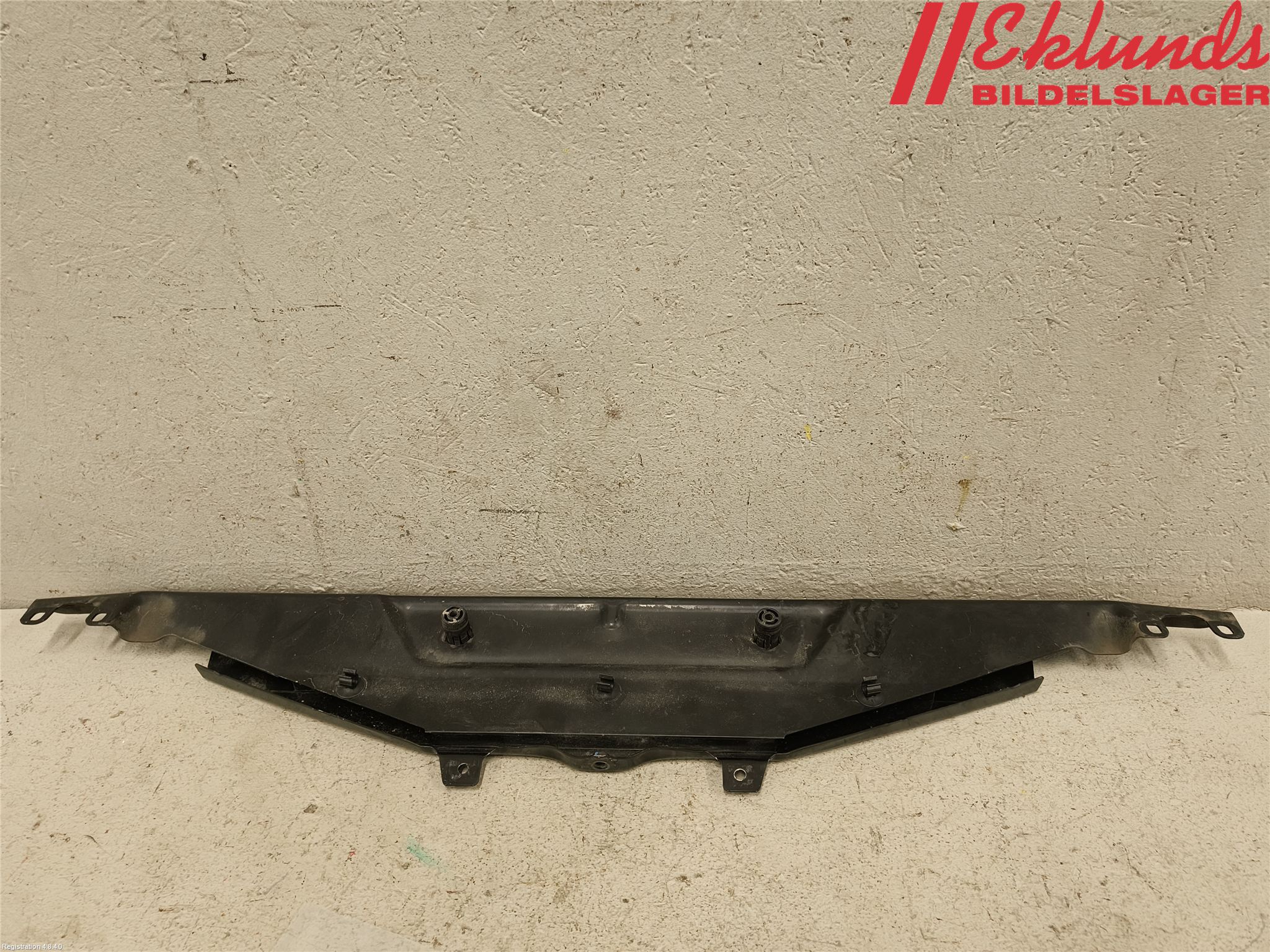 BMW 5 F10/F11/F18 09-17 Frontplåt