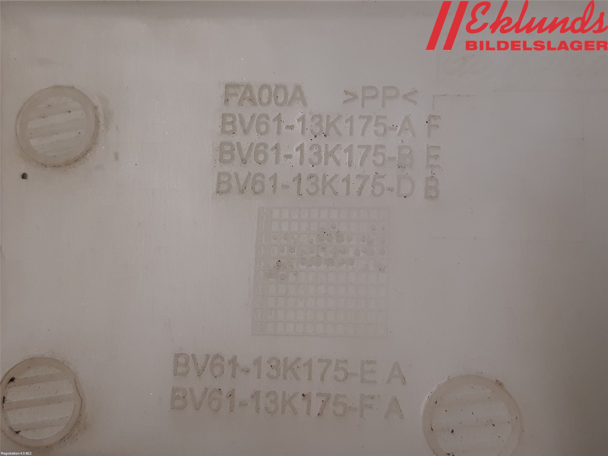 Ford FOCUS 11-14 Spolartank Vindruta-Strål