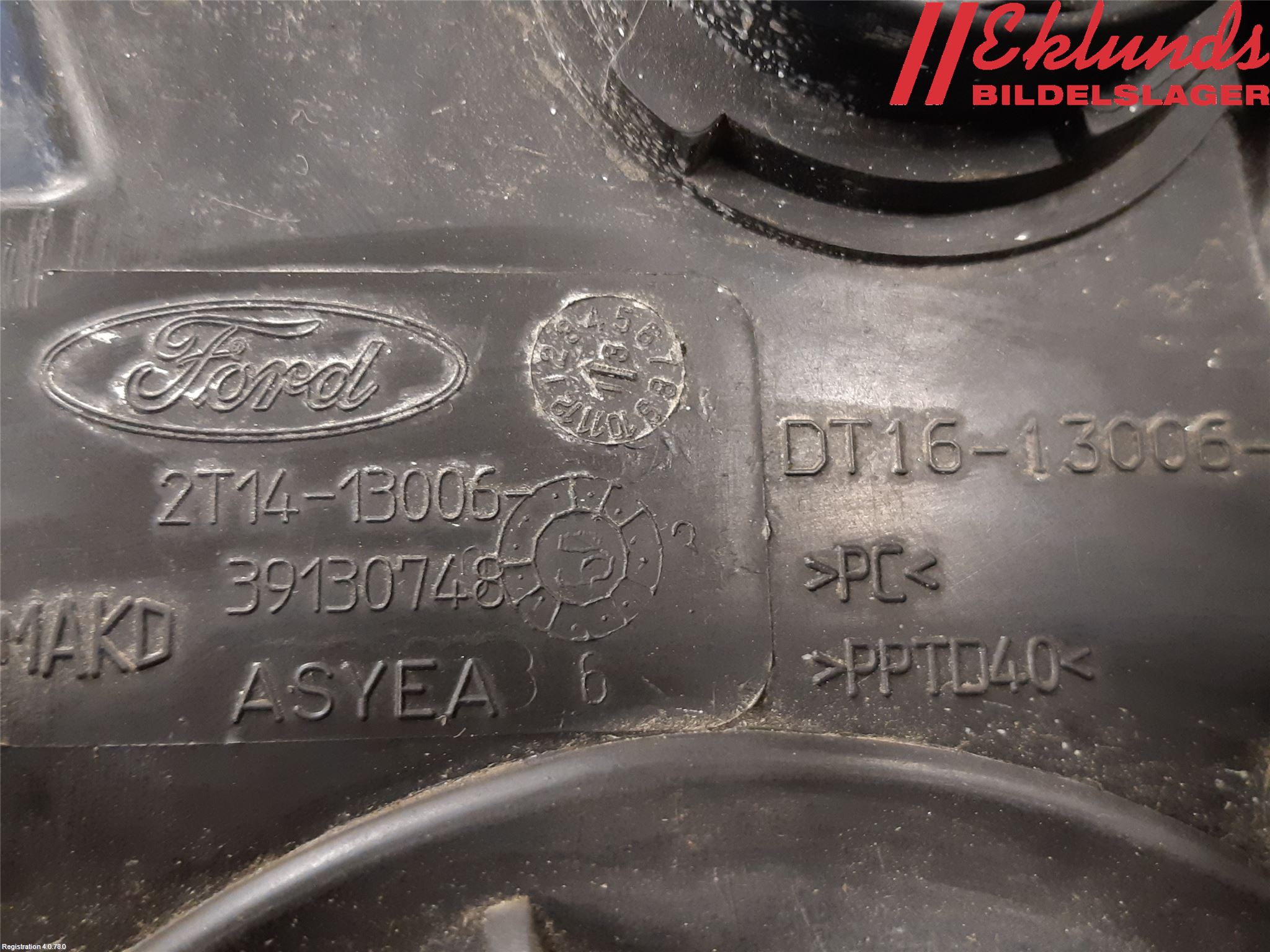 Ford TRANSIT CONNECT 09-13 Strålkastare Höger