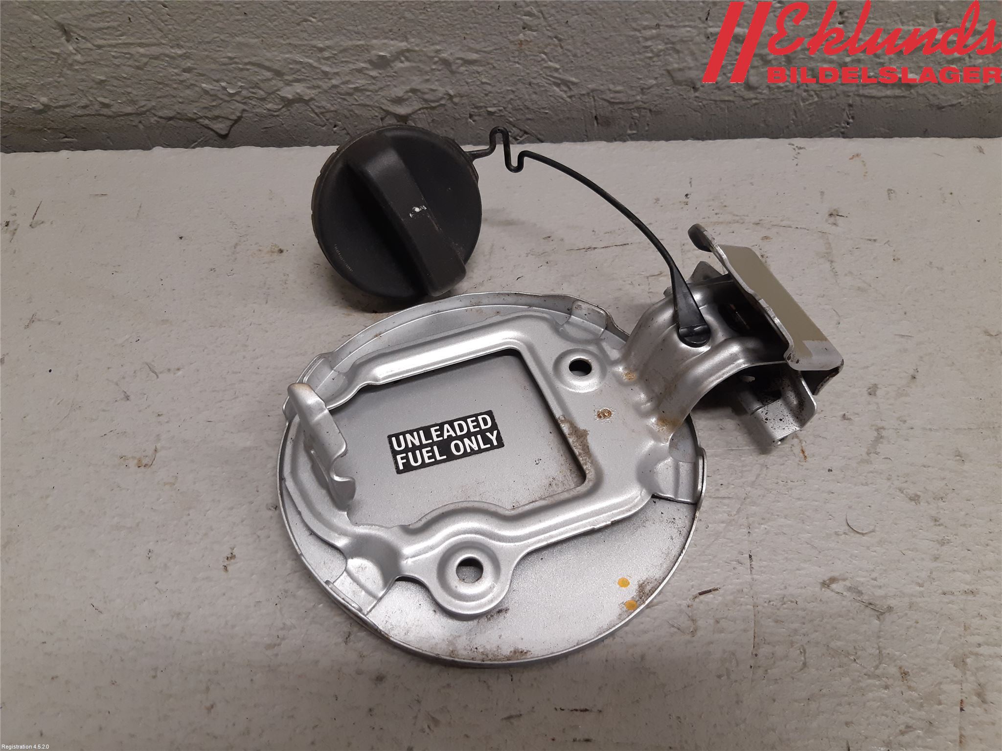 Toyota YARIS XP130 12-14 Tanklucka