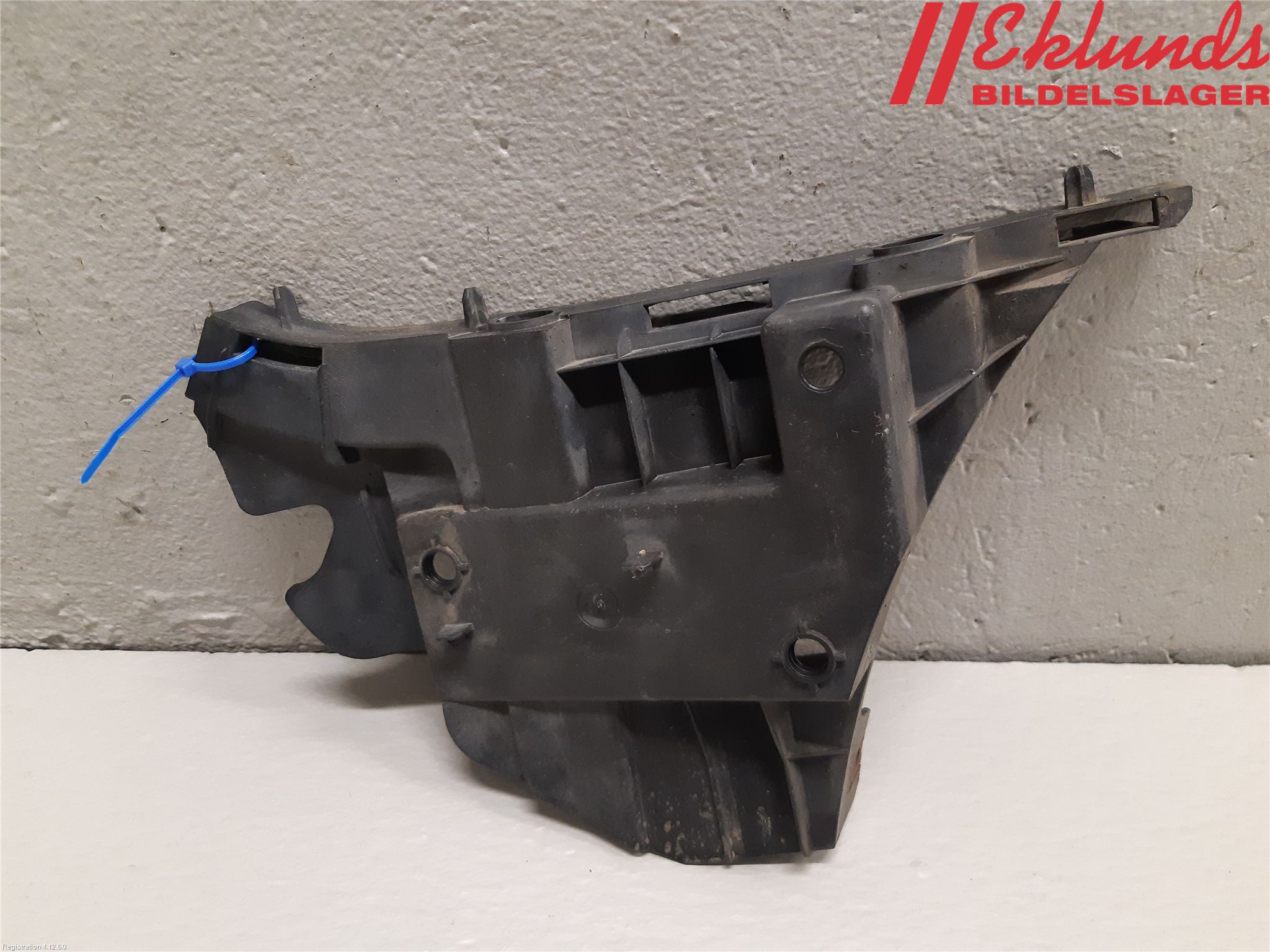 Volvo V70 08-13 Stötfångarfäste Fram Hö