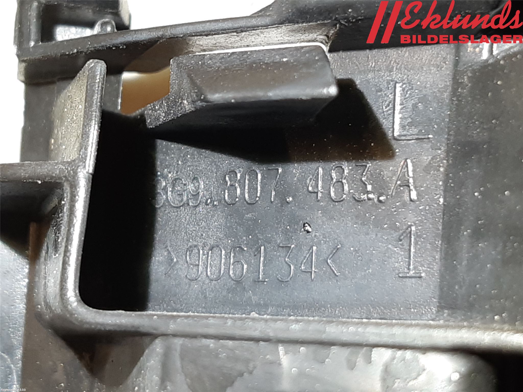 Volkswagen VW PASSAT 15-19 Stötfångarfäste Bak Vä