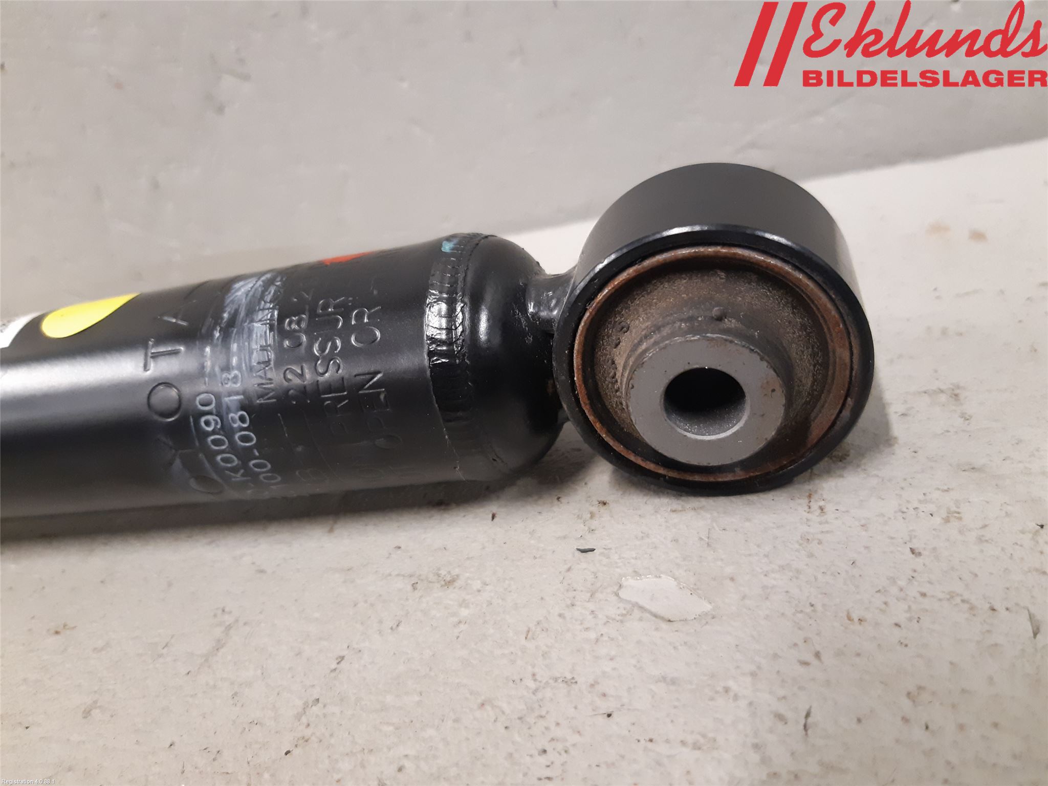 Toyota YARIS XP21 20- Stötdämpare Bak