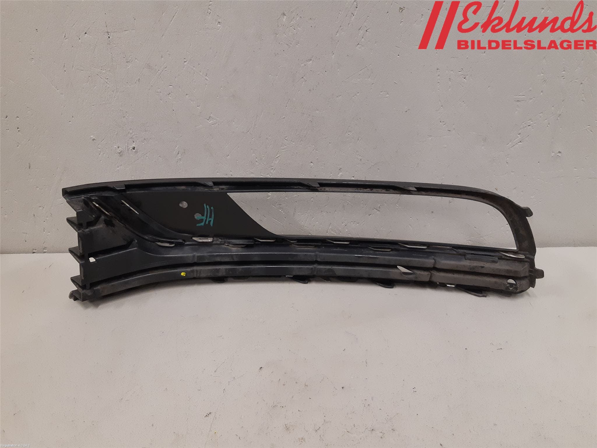 Volkswagen VW PASSAT 11-14 Dimljussarg Fram