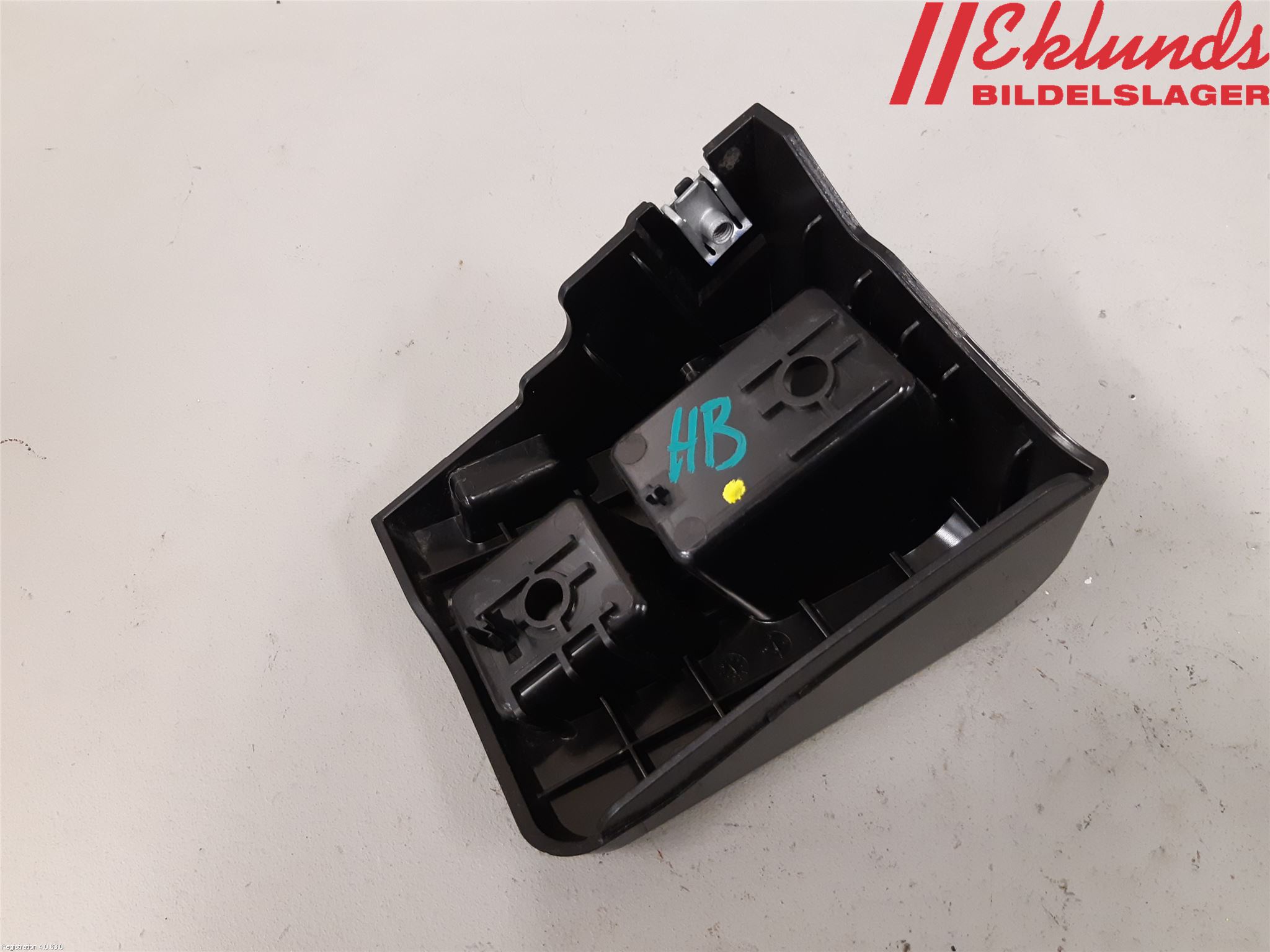 Tesla MODEL Y 21- Stötfångarfäste Bak Hö