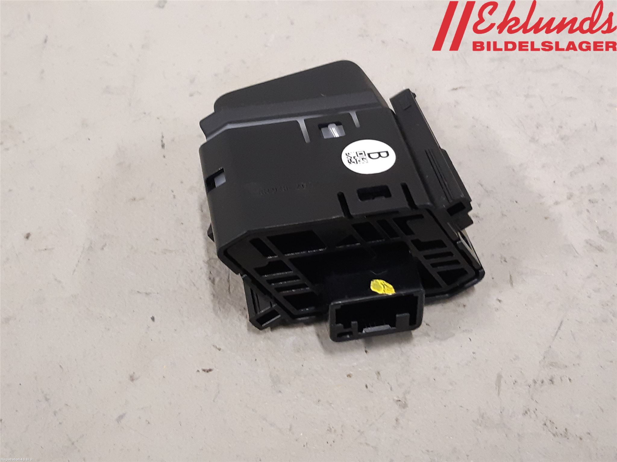 Lexus NX 340h/450h+ 21- Strömställare Övrigt