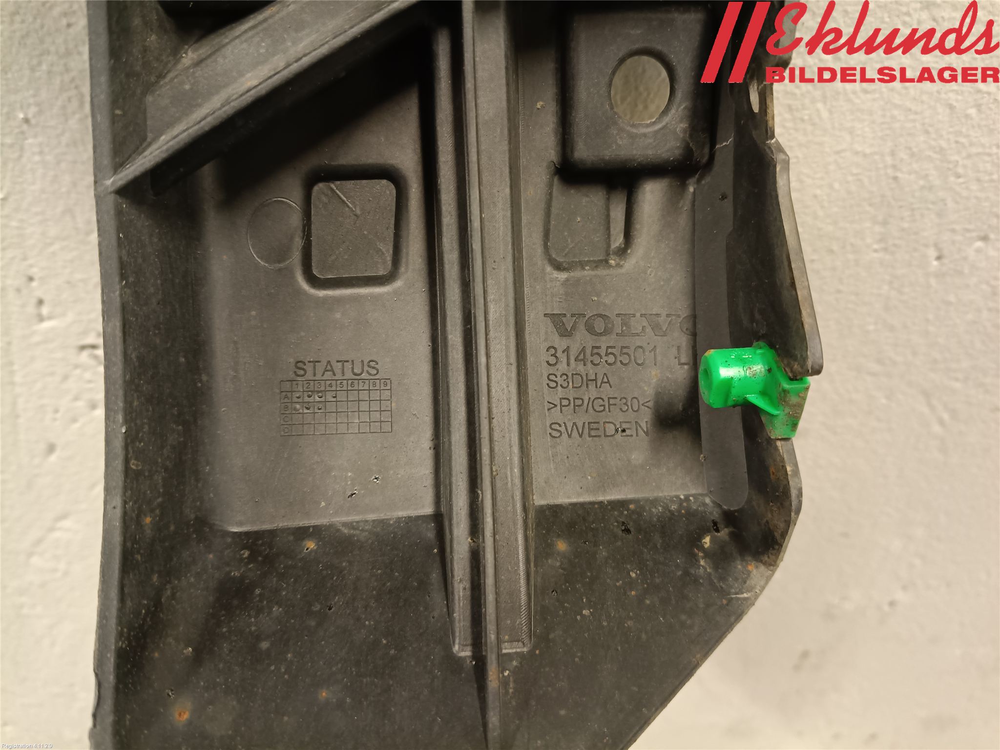 Volvo V60 19- Stötfångarfäste Bak Vä