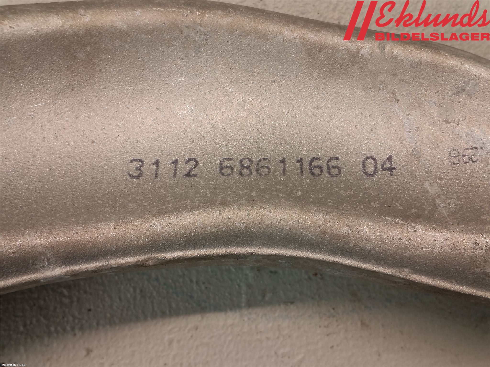 BMW 5 G30/G31/F90 17-23 Bärarm Fram Undre Hö
