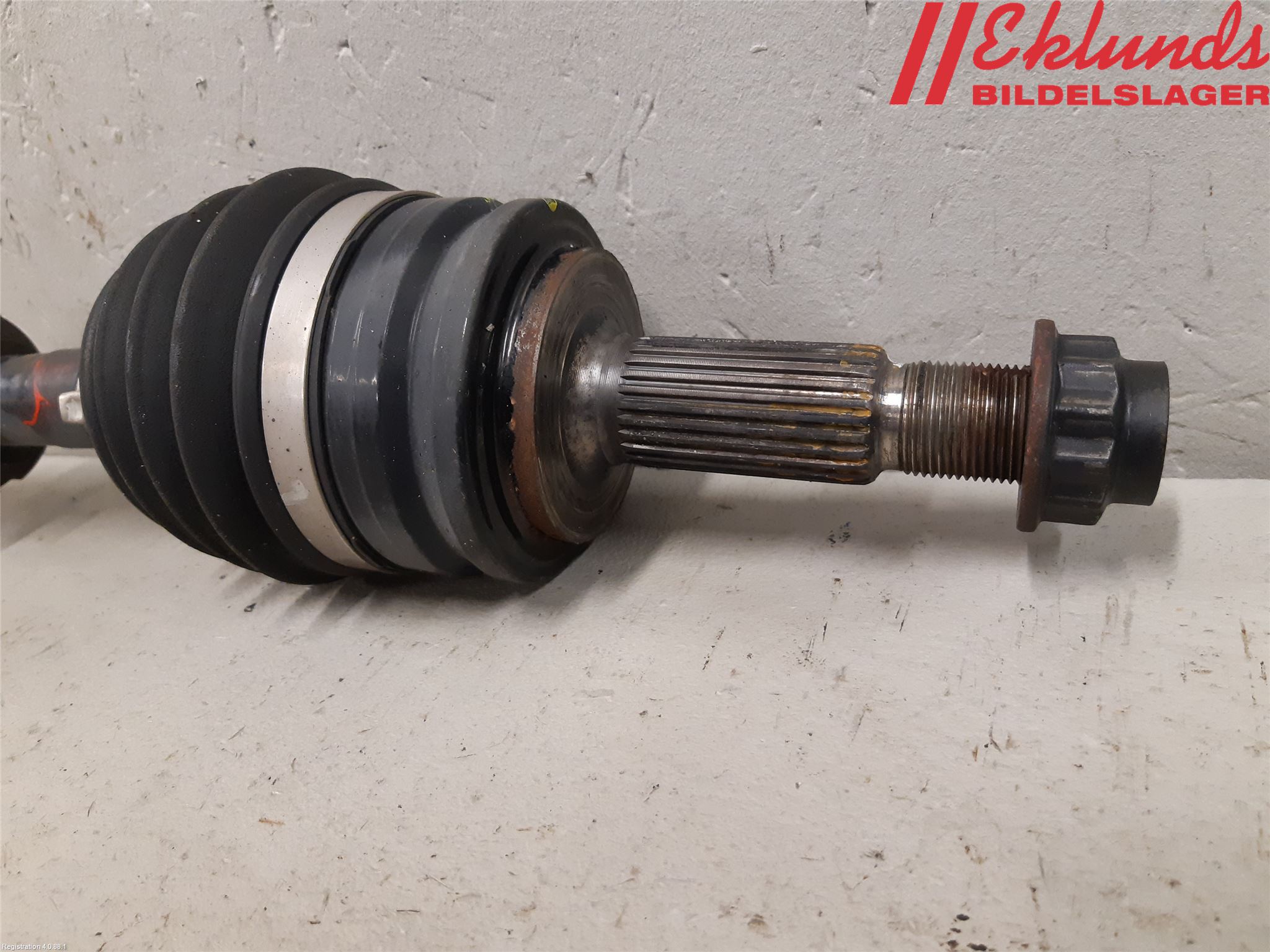 Toyota C-HR 16-23 Drivaxel Fram Vänster