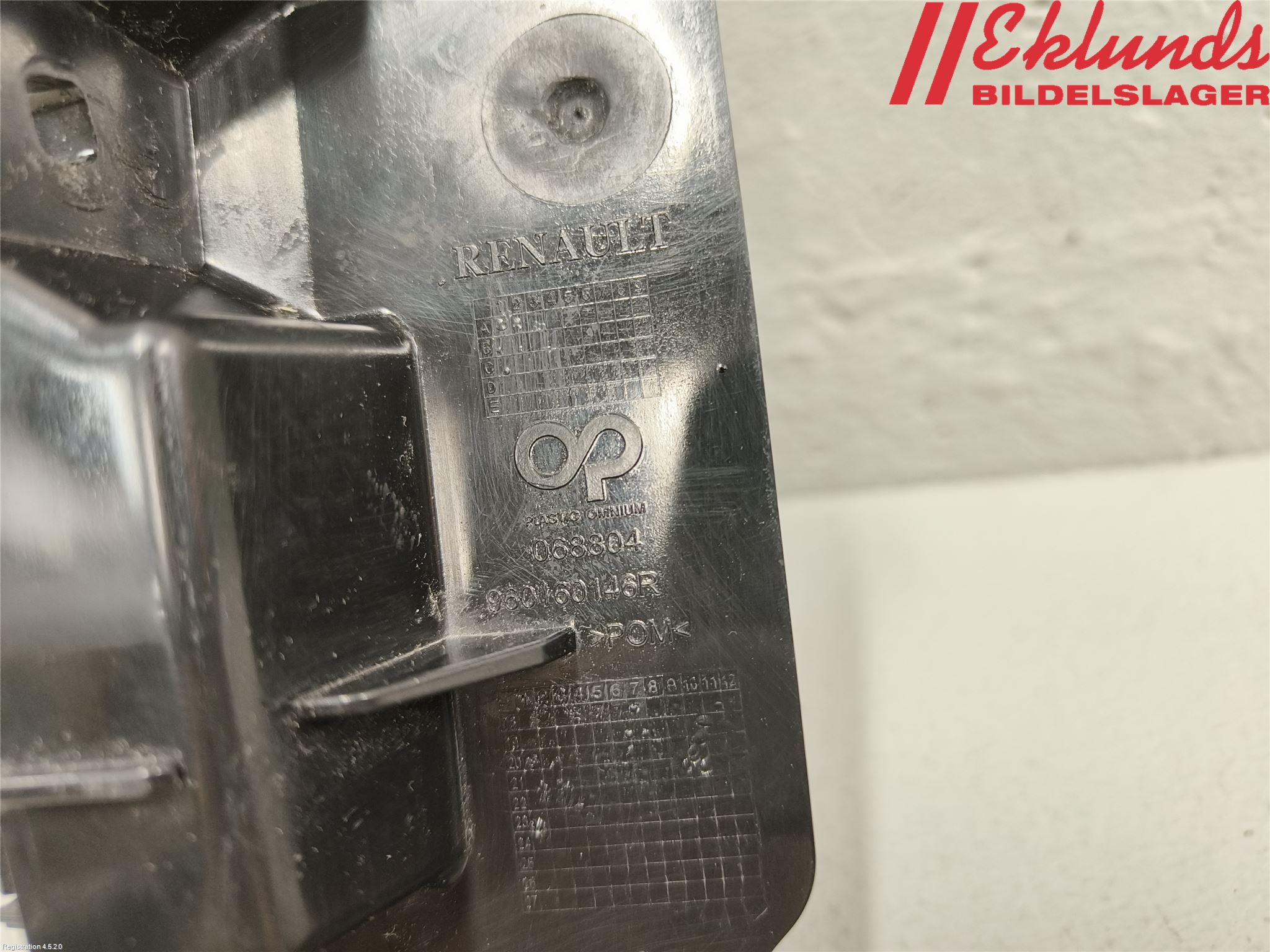 Renault MASTER III 20-24 Skärmfäste Fram Hö