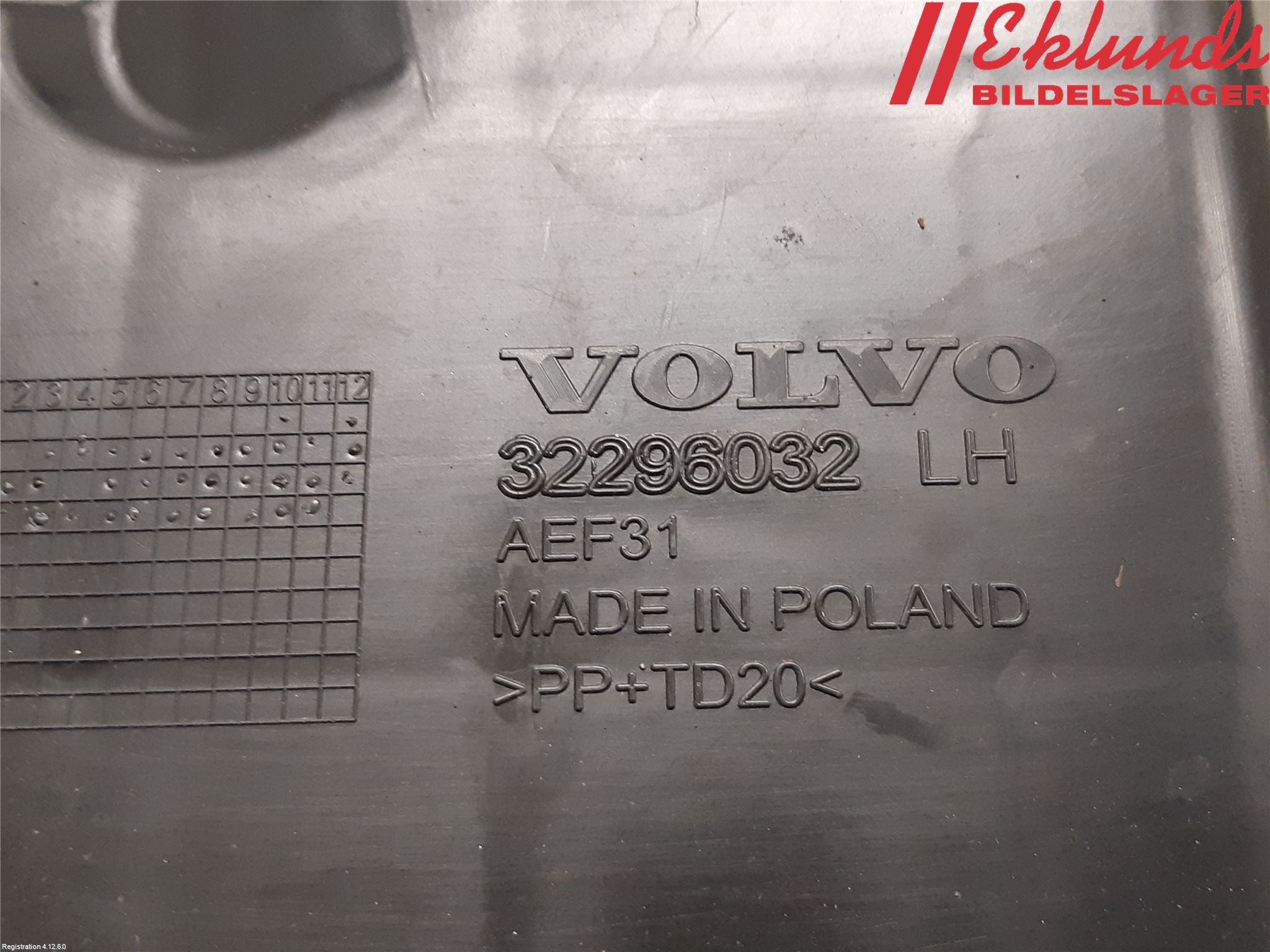 Volvo XC60 18- Stötfångarfäste Bak Vä