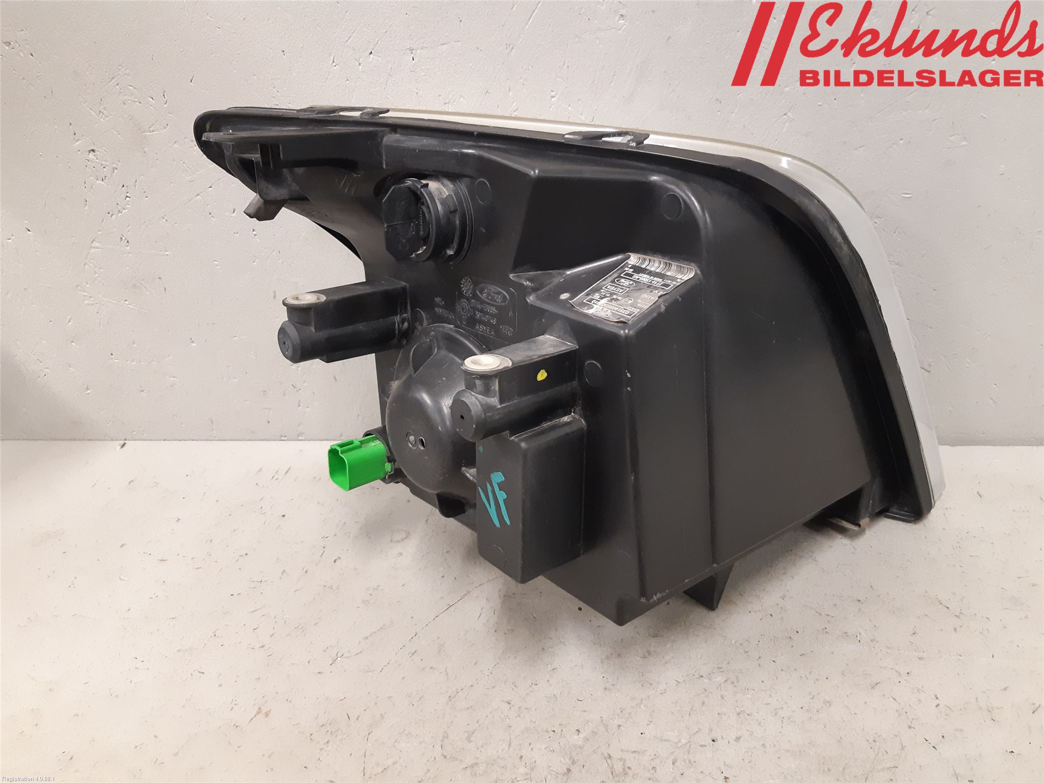 Ford TRANSIT CONNECT 09-13 Strålkastare Vänster