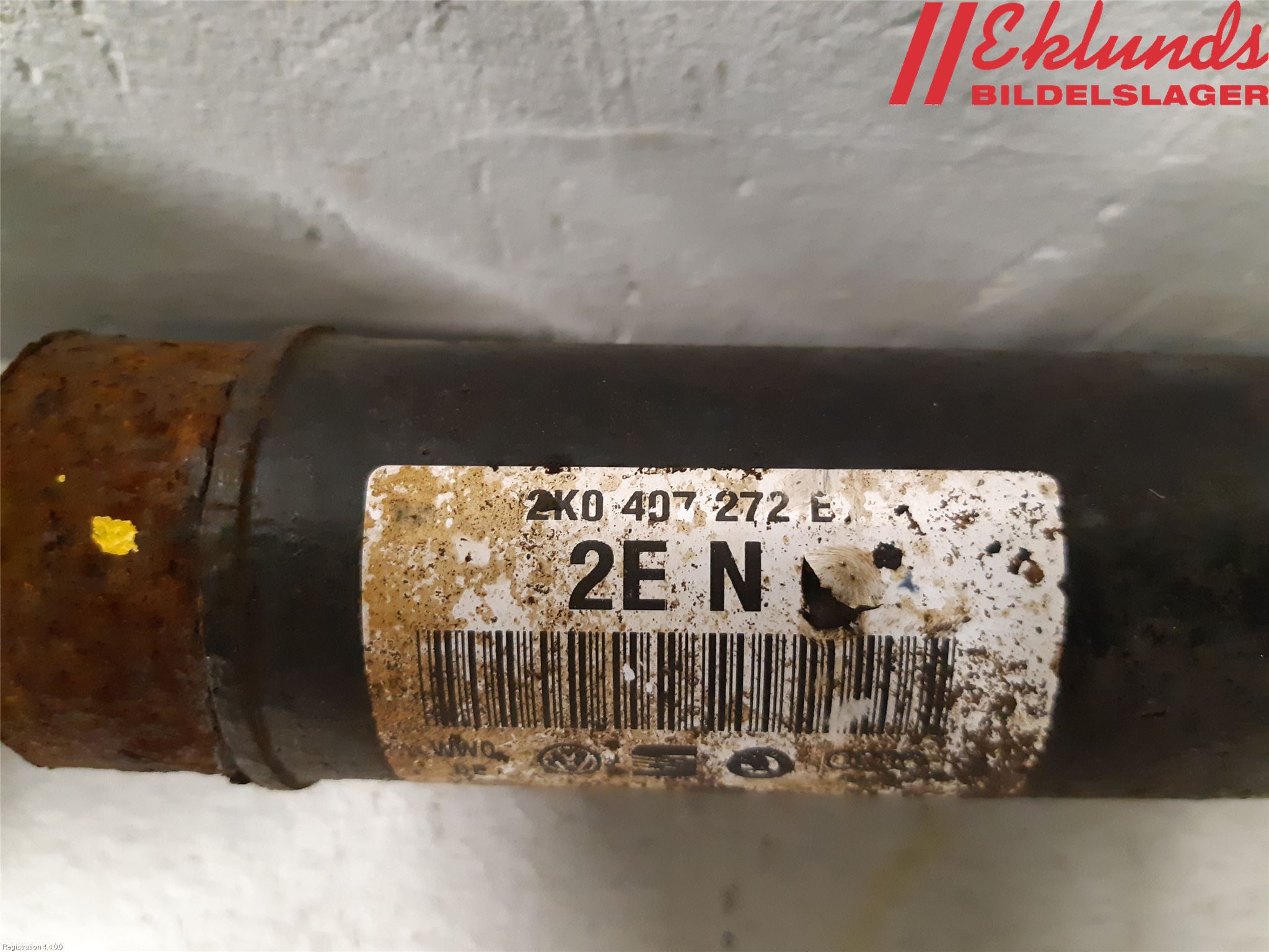 Volkswagen VW CADDY      04-10 Drivaxel Fram Höger