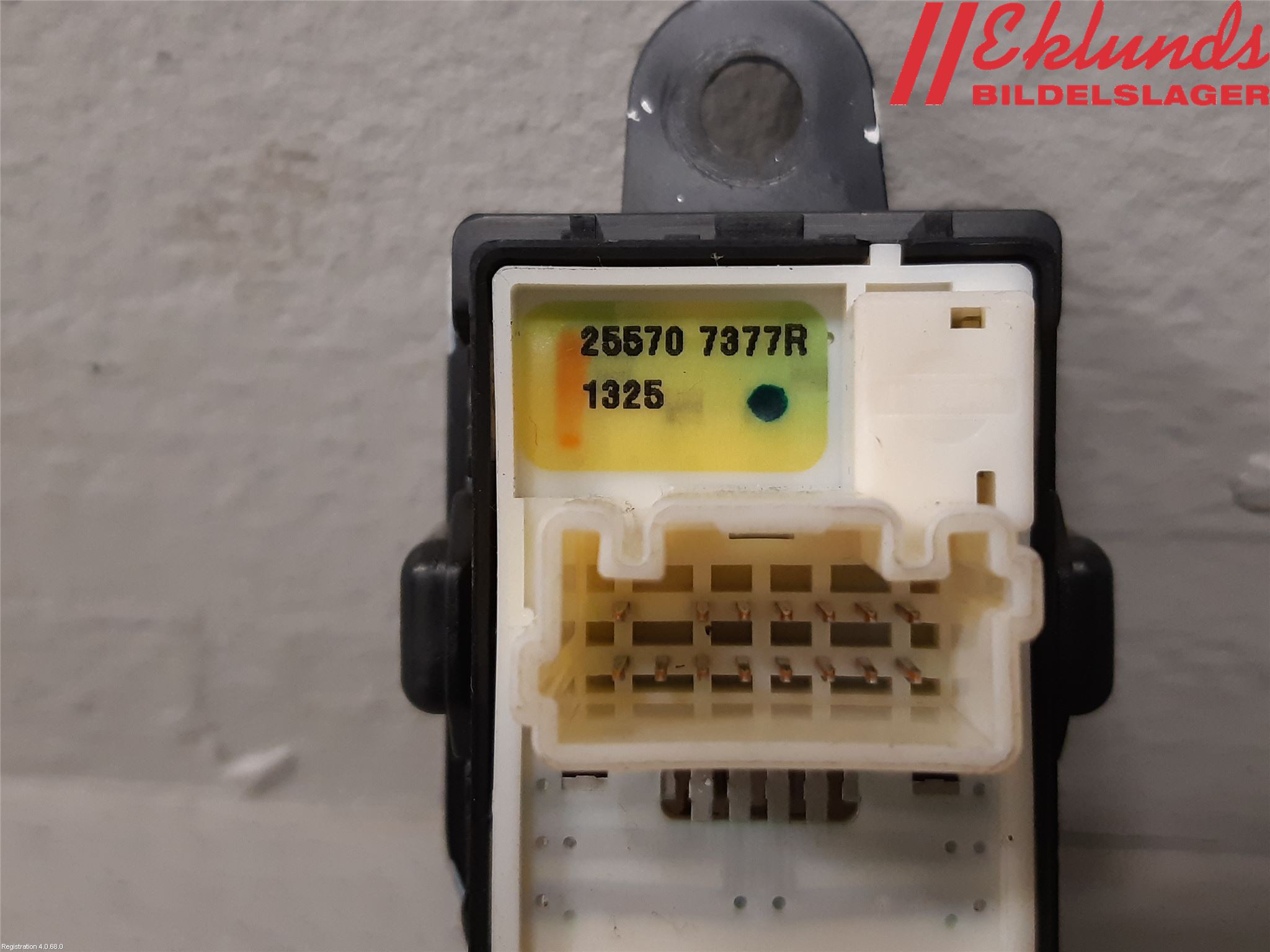 Renault KADJAR 15- Strömställare Spegel