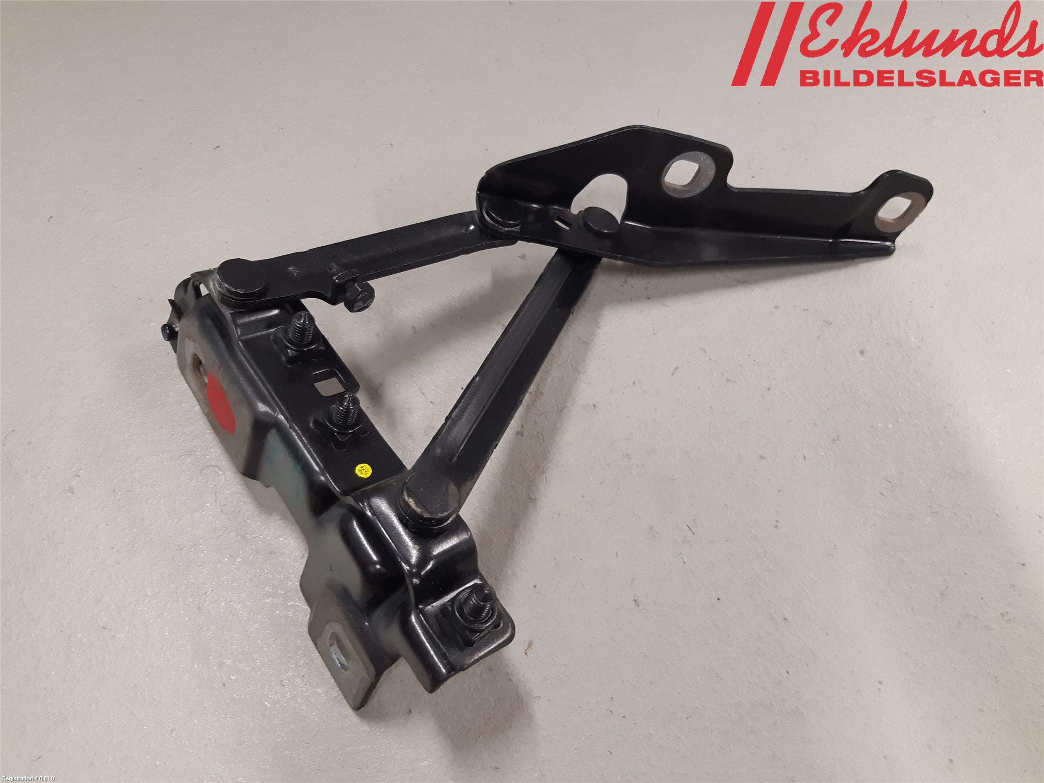 Opel INSIGNIA 09-16 Huvgångjärn