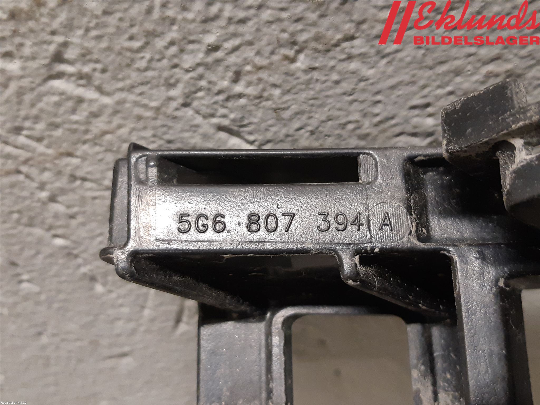 Volkswagen VW GOLF / E-GOLF VII 13-20 Stötfångarfäste Bak Hö