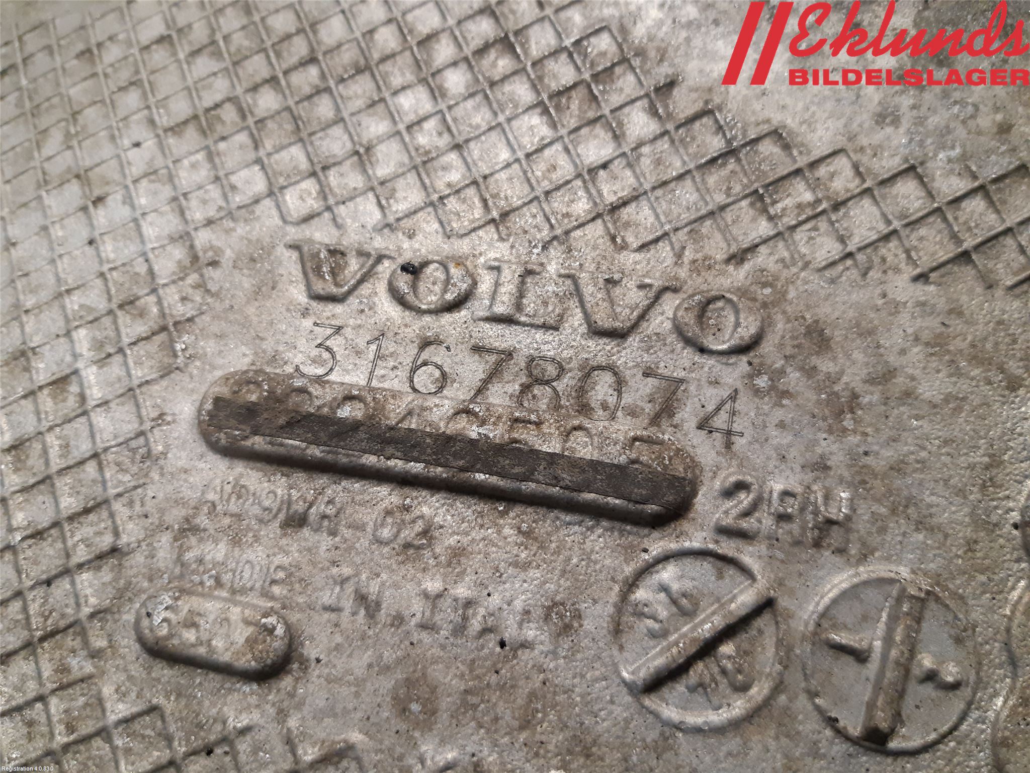 Volvo V90 17->> Bärarm Bak Höger