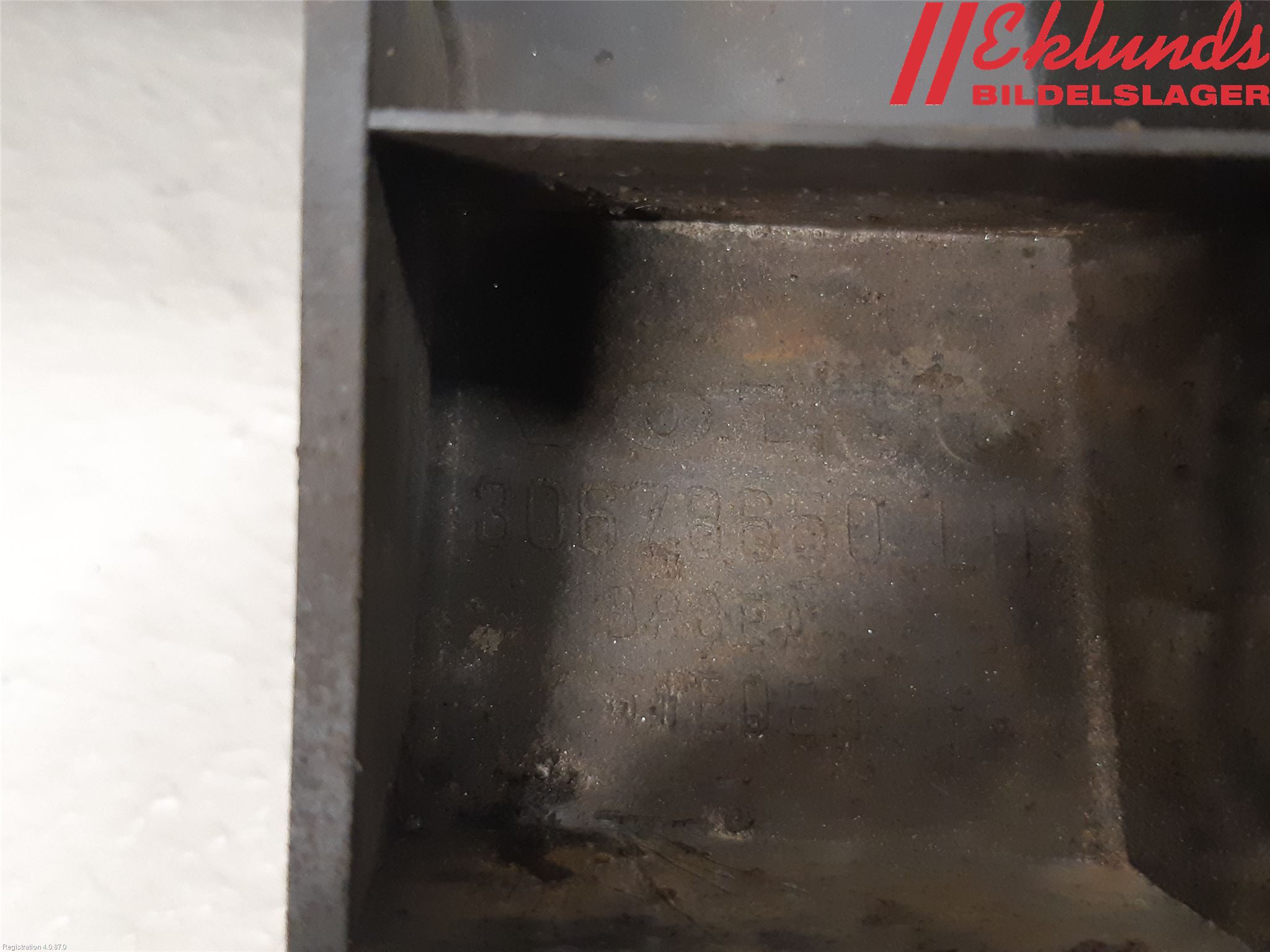 Volvo V70 08-13 Stötfångarfäste Bak Vä