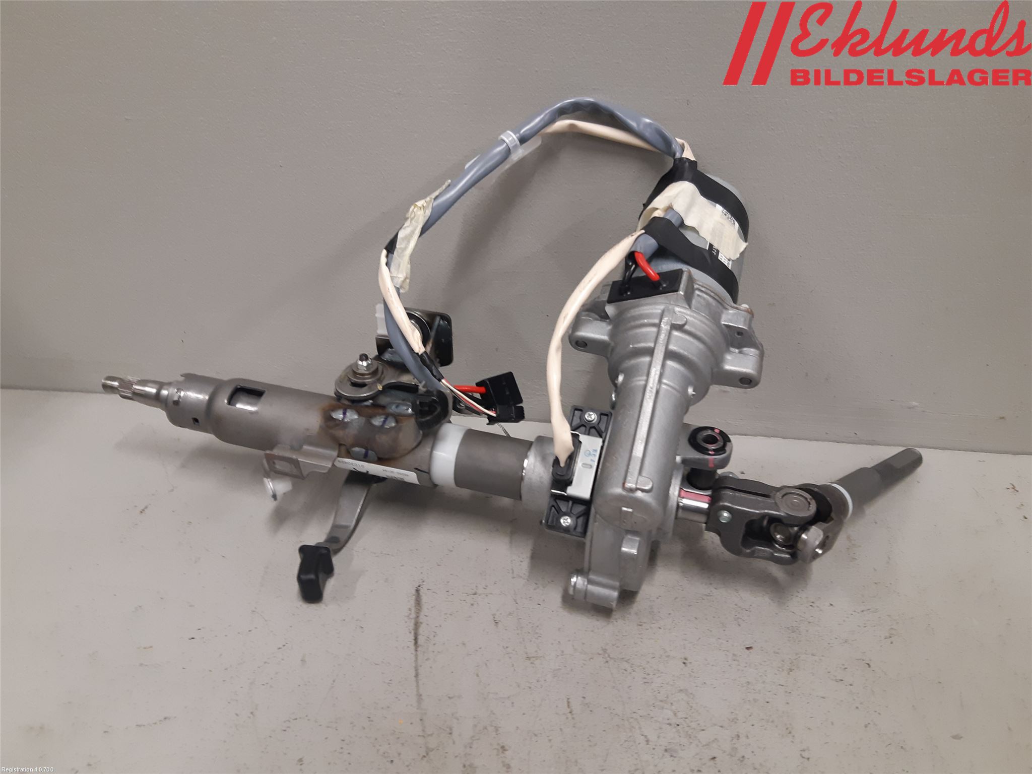 Toyota YARIS XP130 15-20 Rattaxelagg Med Inb Servo