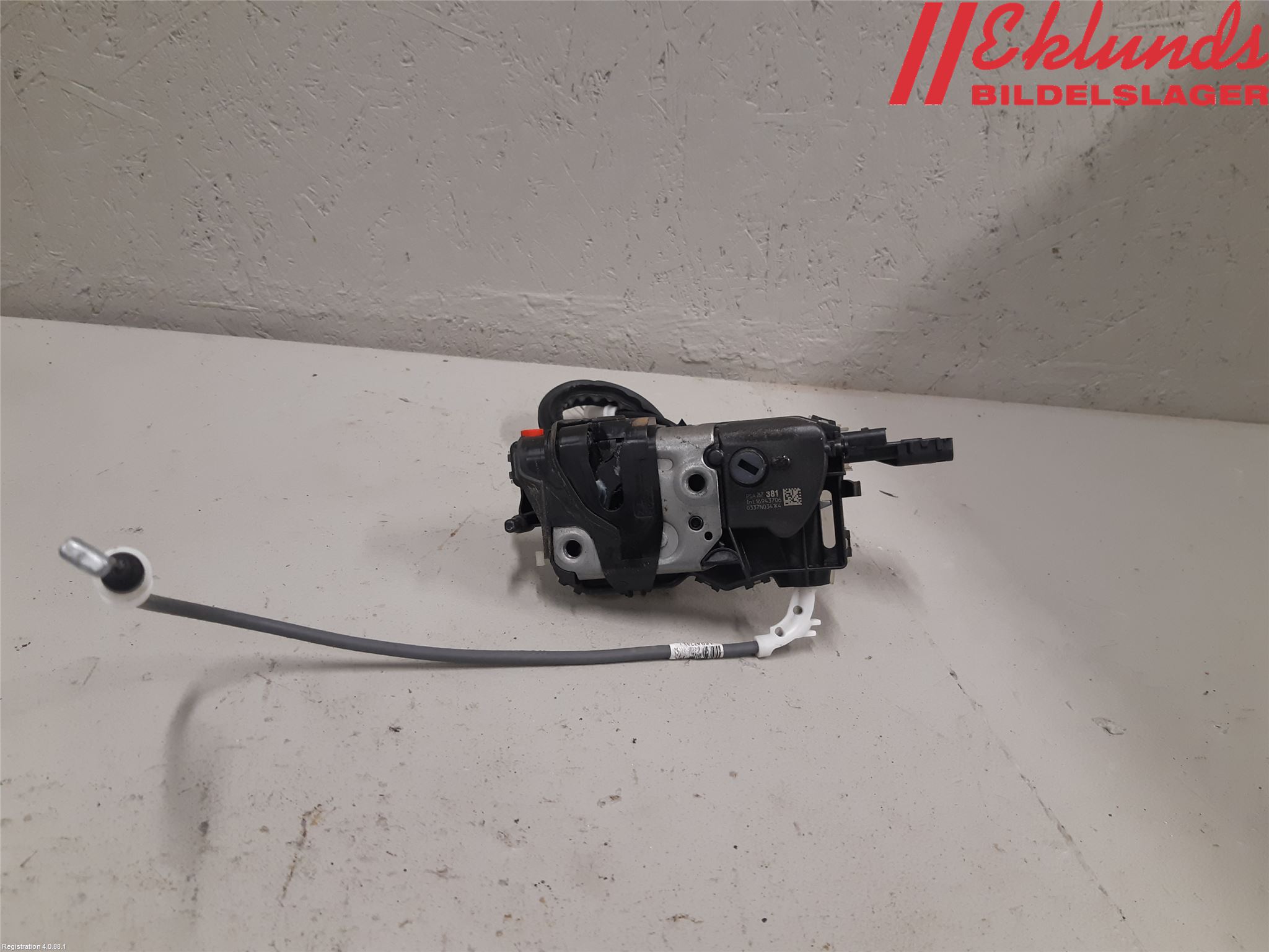 Opel CROSSLAND X 18- Låskista-Dörrlås