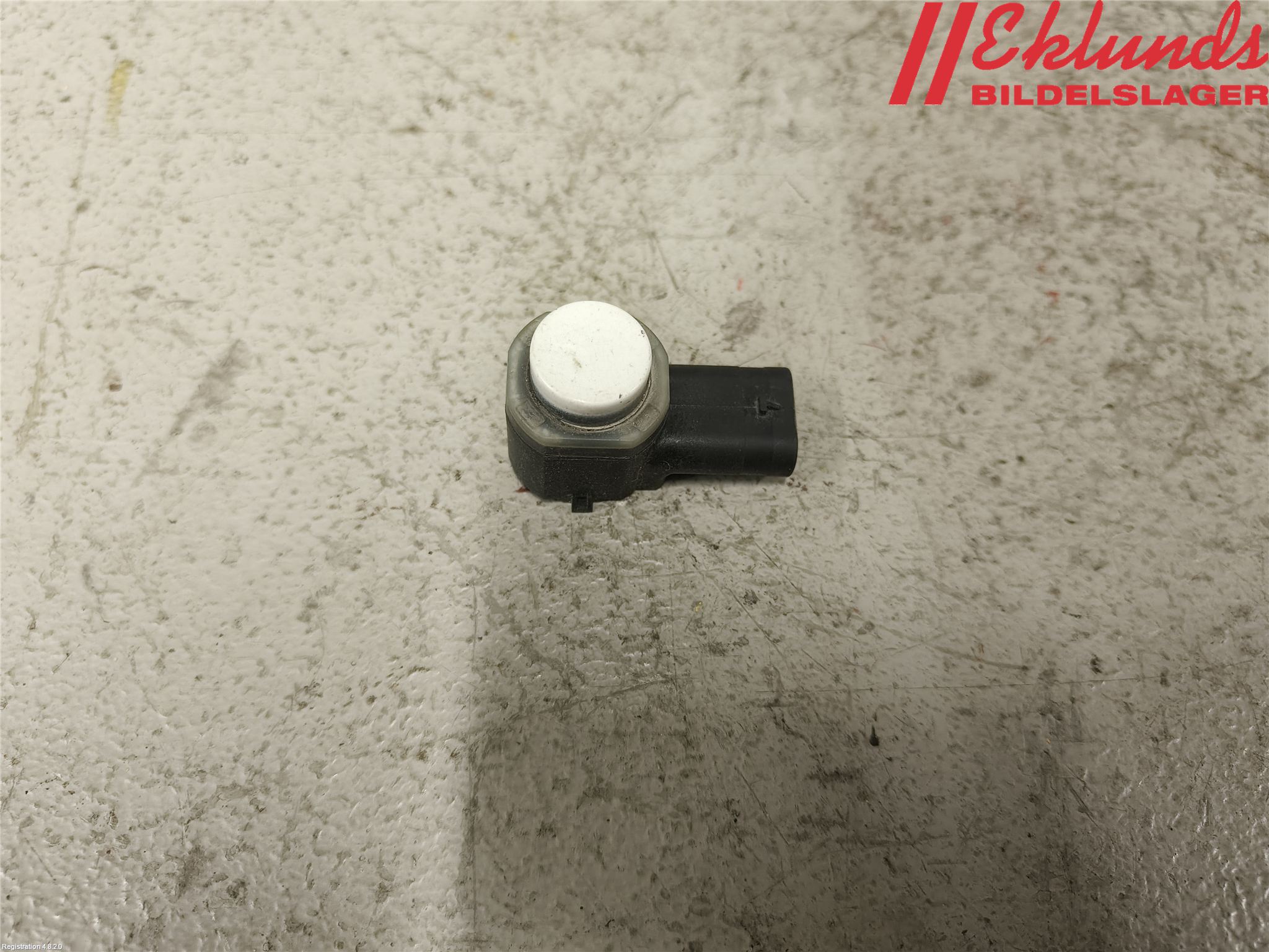 Volkswagen VW PASSAT 11-14 Parkeringshjälp Frontsensor