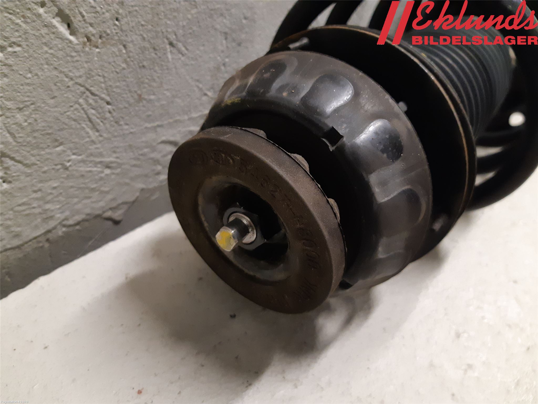 Kia STONIC 18->> Fjäderben Fram Höger