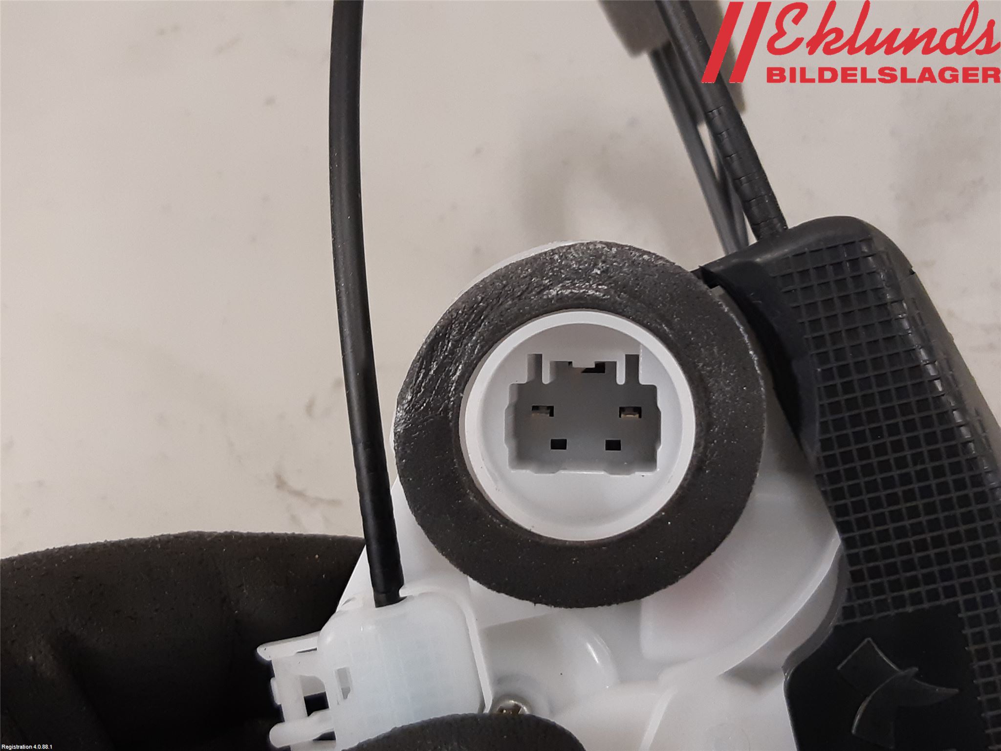 Toyota YARIS XP21 20- Låskista-Dörrlås