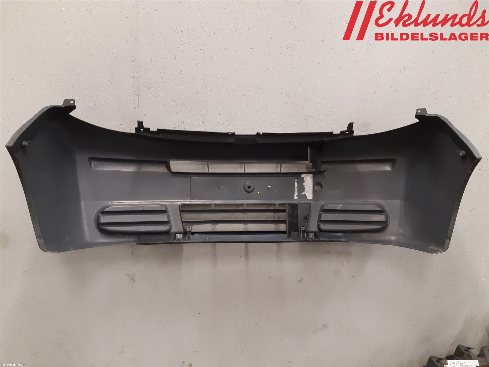 Renault TRAFIC   02-14 Stötfångarbeklädnad Fram