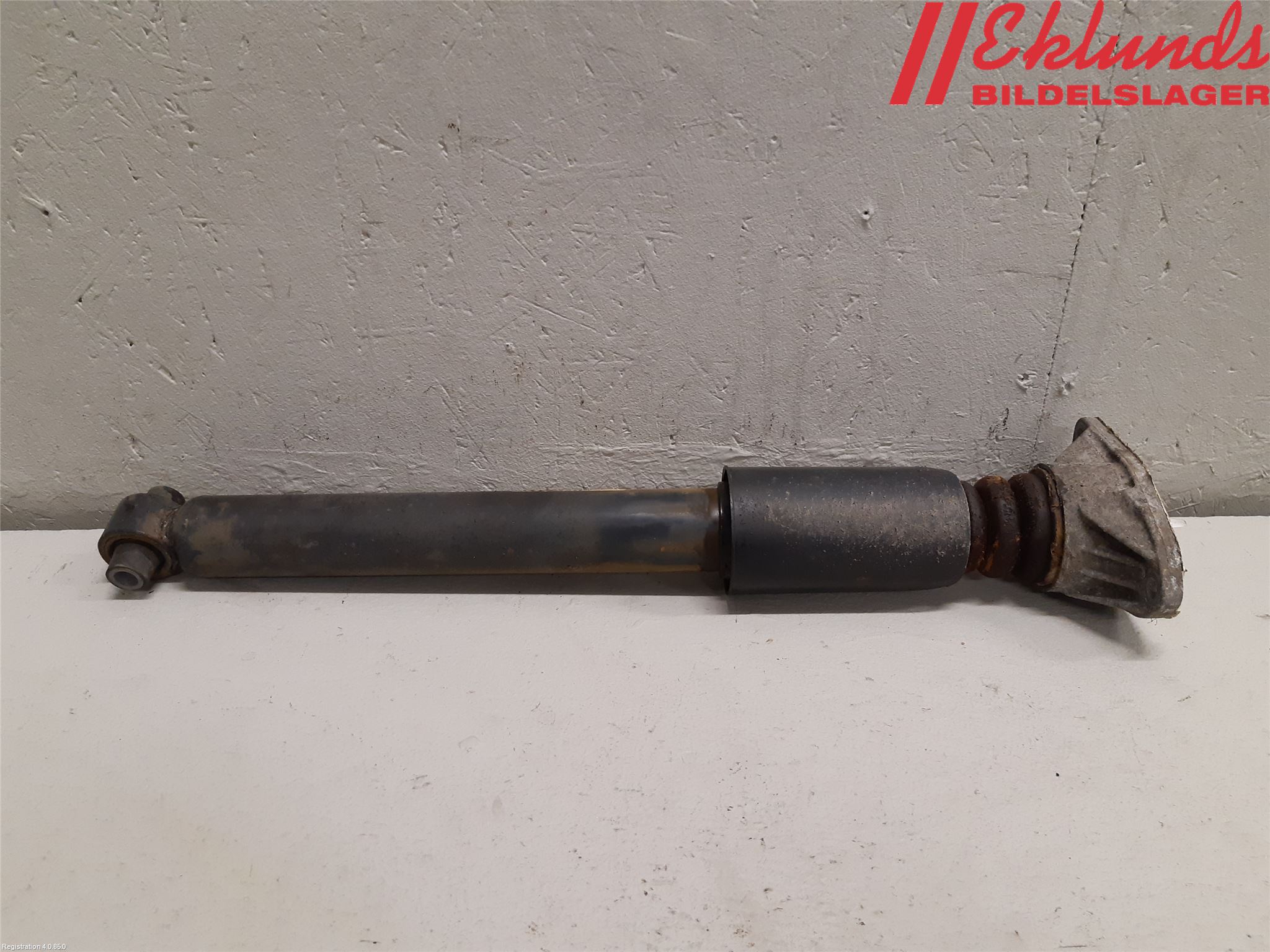 BMW 4 F32/F33/F82/F83 13-20 Stötdämpare Bak