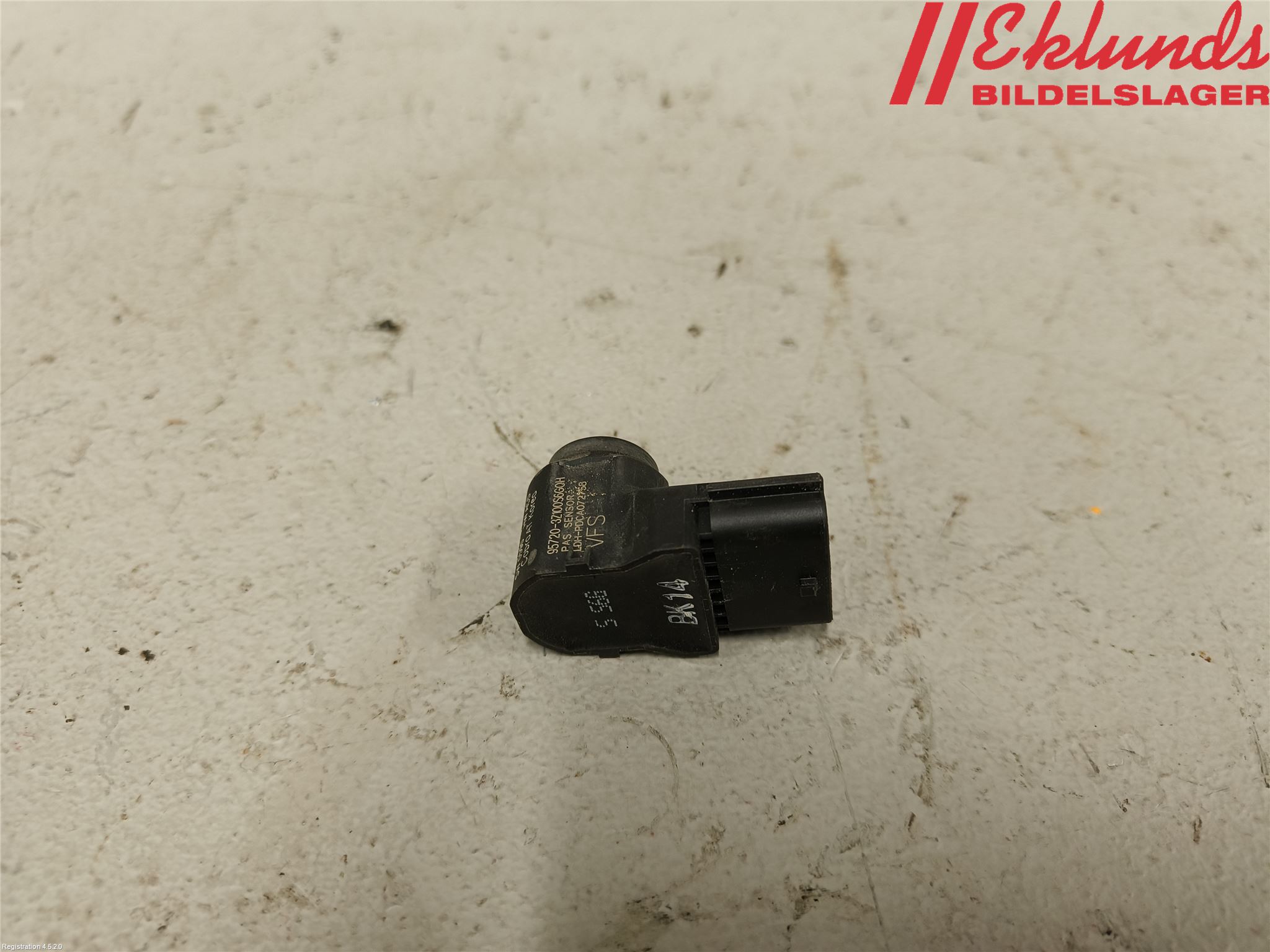 Hyundai i40 08-15 Parkeringshjälp Frontsensor