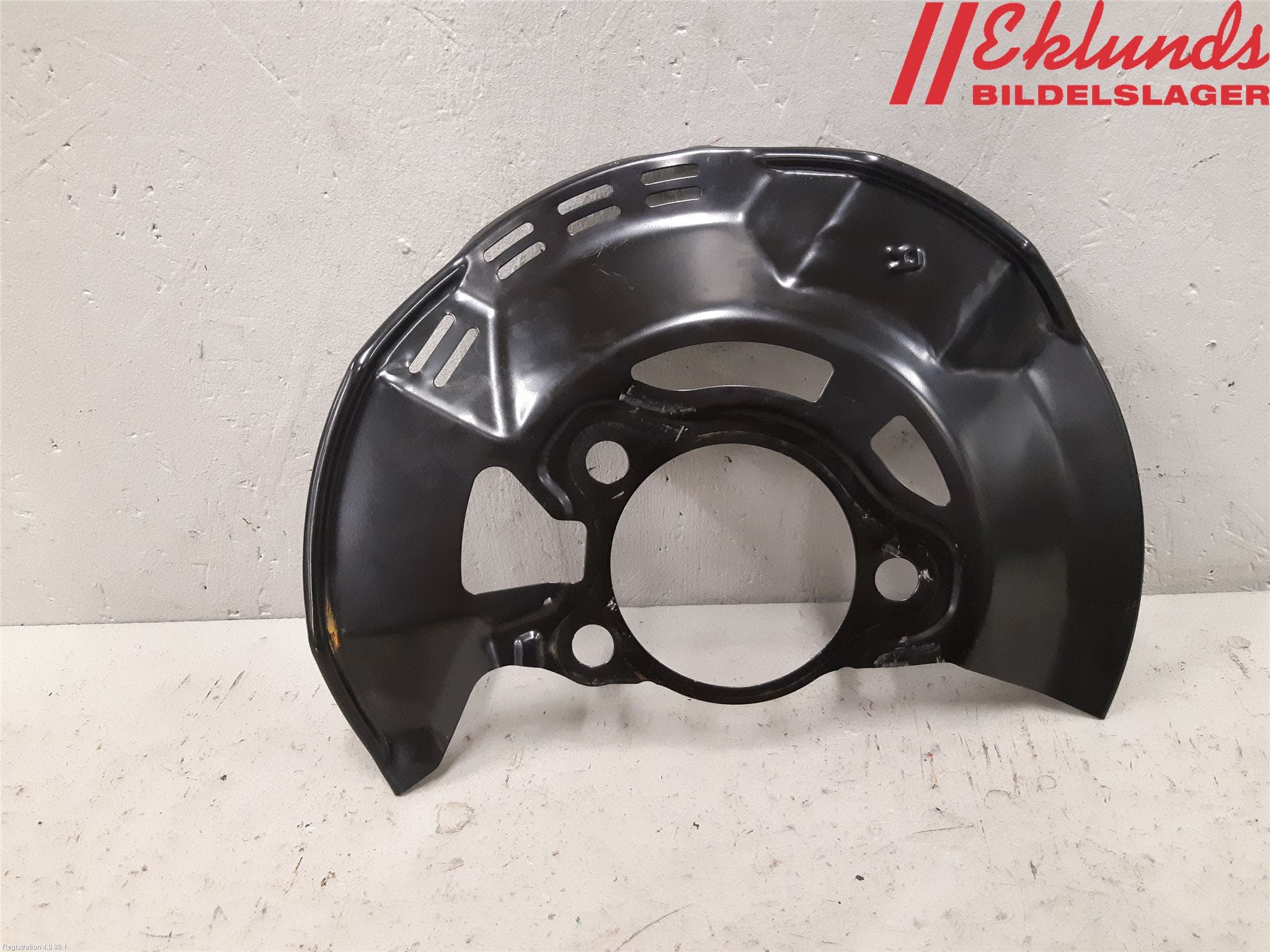 Toyota YARIS XP21 20- Bromssköld Fram