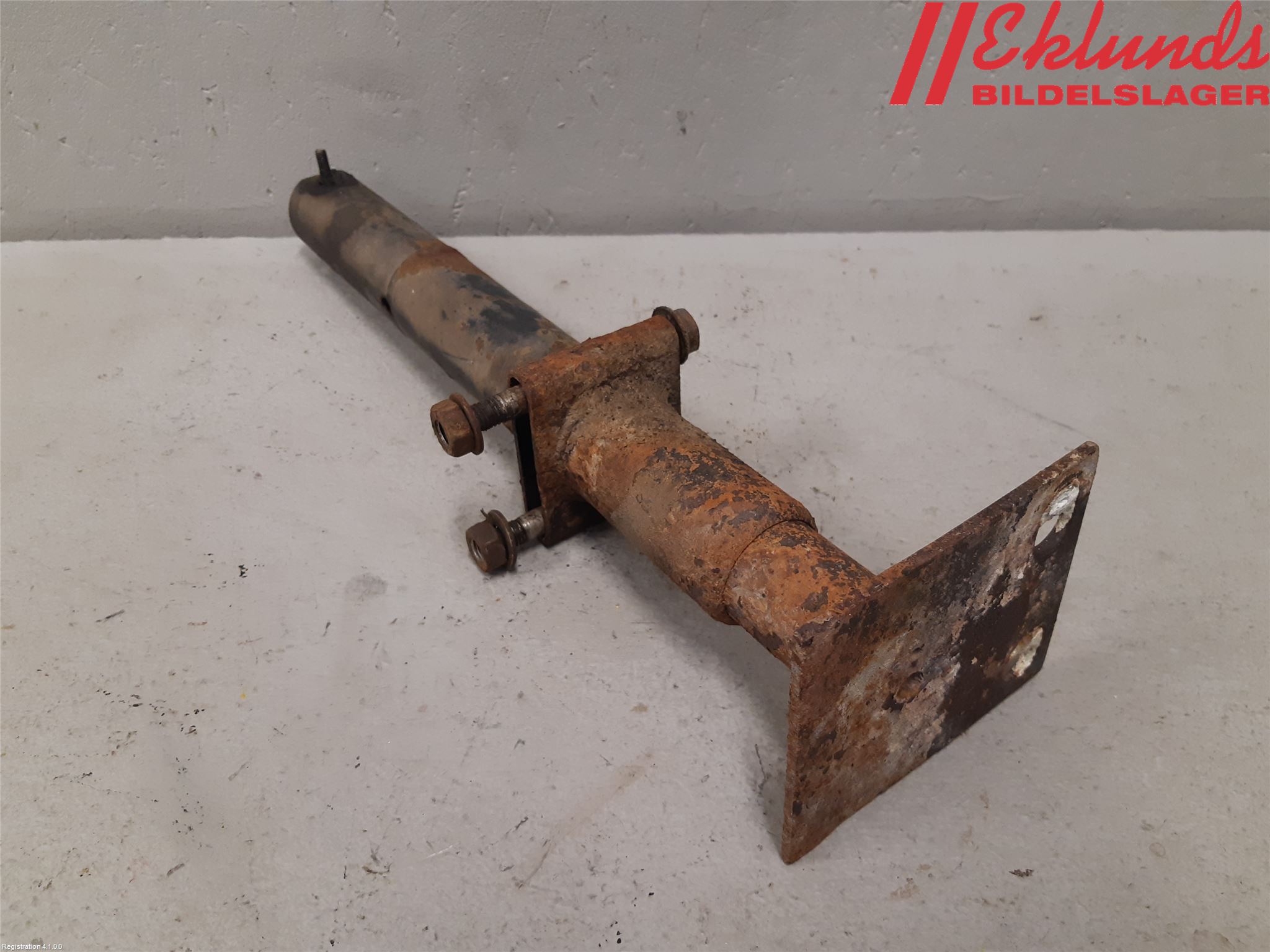 Volvo 740 84-87 Stötfångarbärjärn Bak