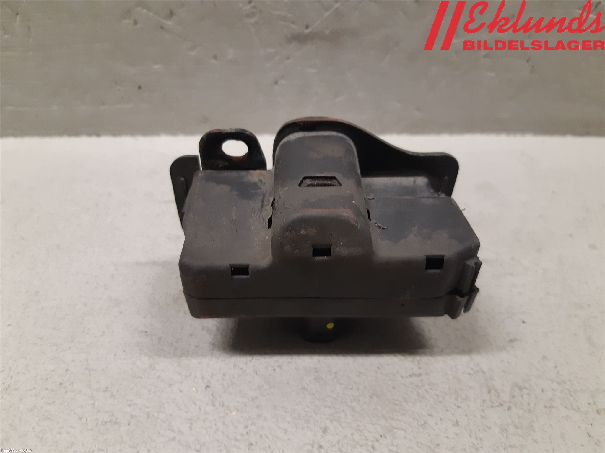 Mercedes-Benz MB C (203) 00-07 Huvlås