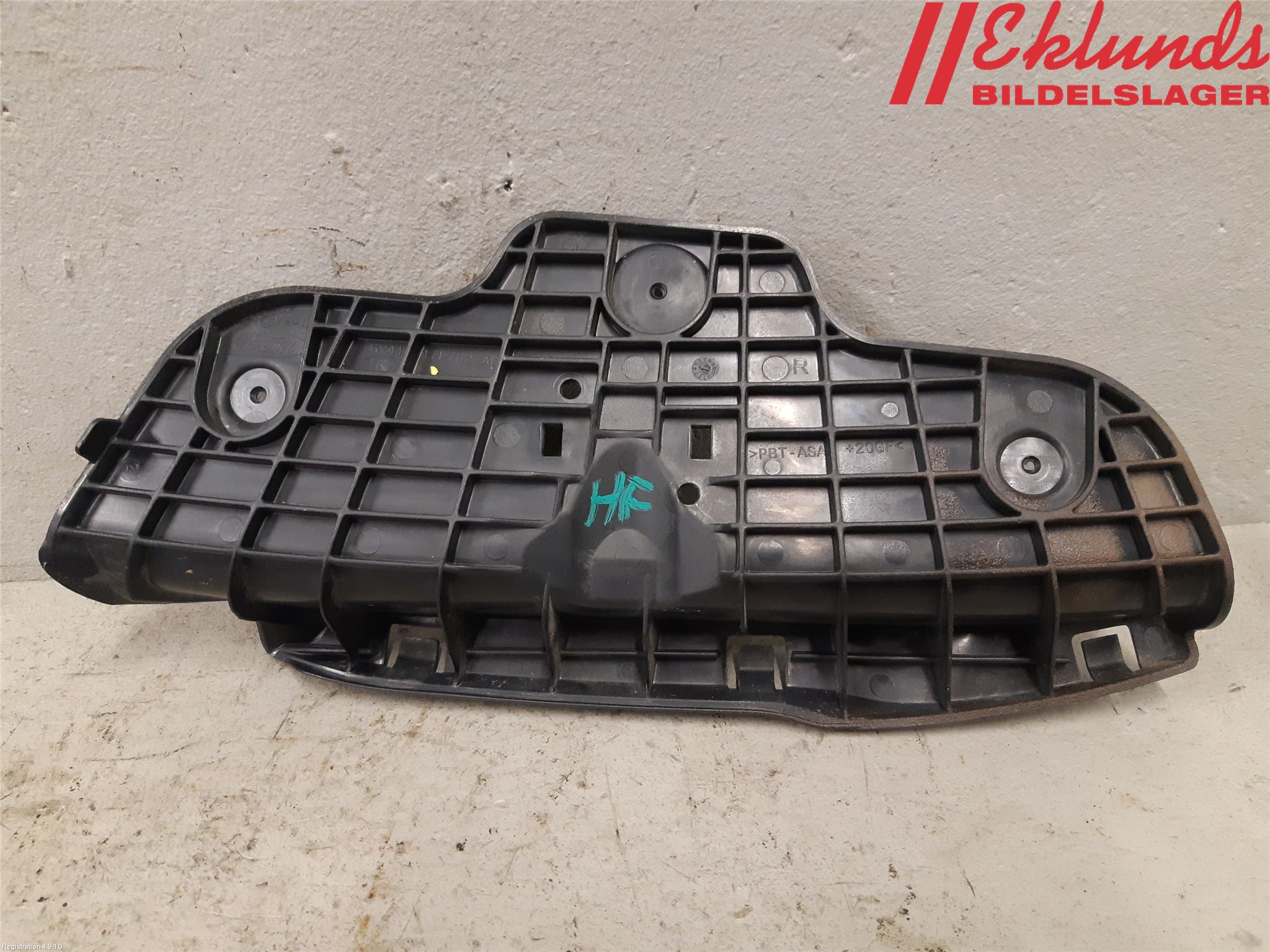 Ford KUGA 17-19 Strålkast Fästsarg