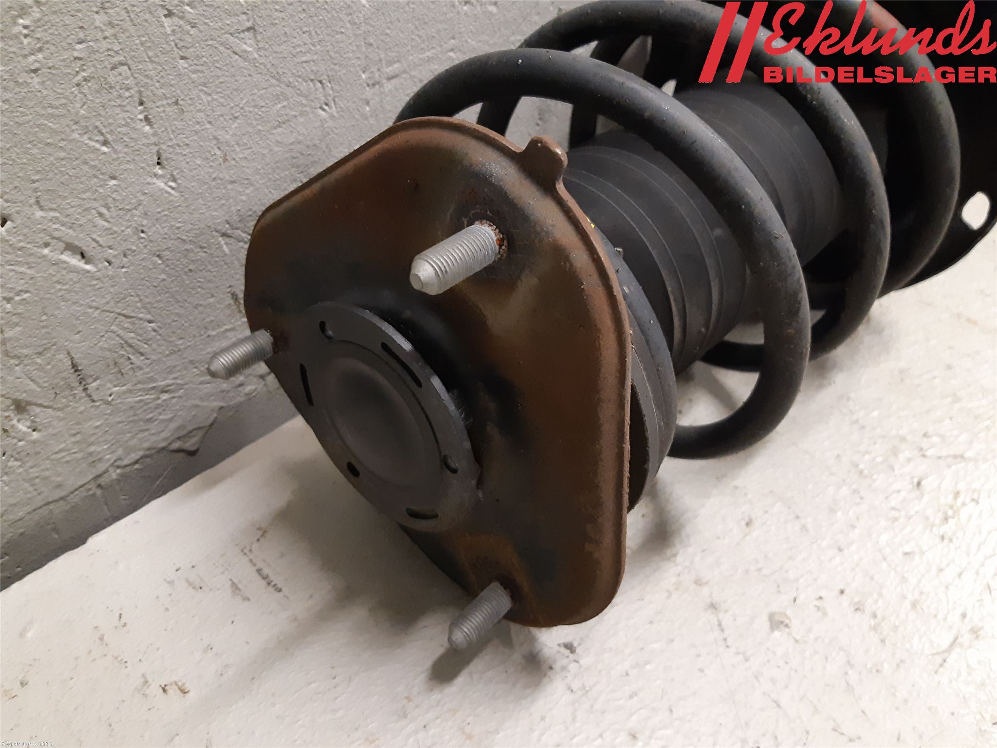 Toyota COROLLA 19- Fjäderben Fram Höger